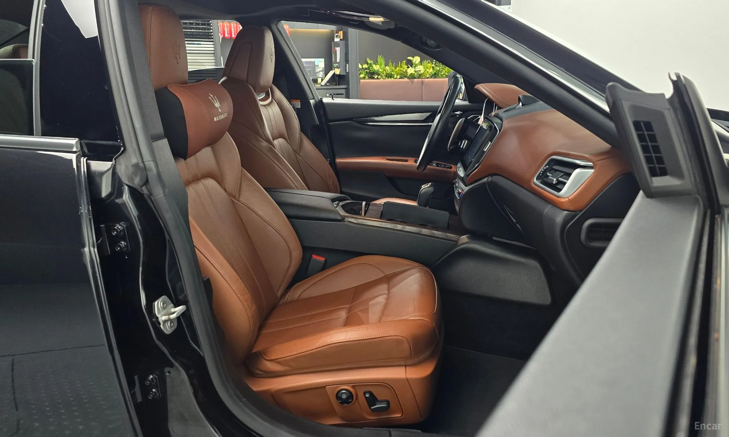 Maserati Ghibli превью 10