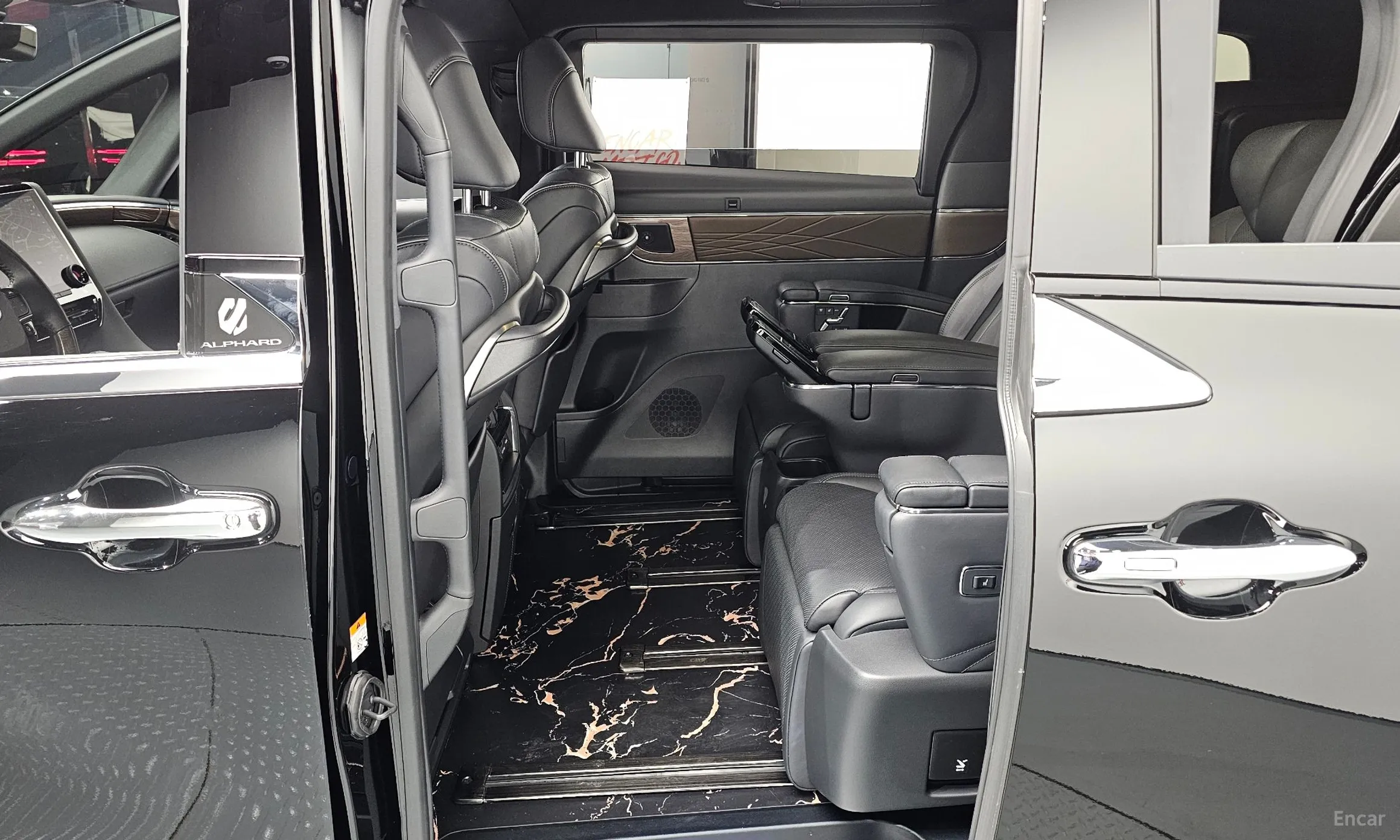 Toyota Alphard 4th Generation превью 12