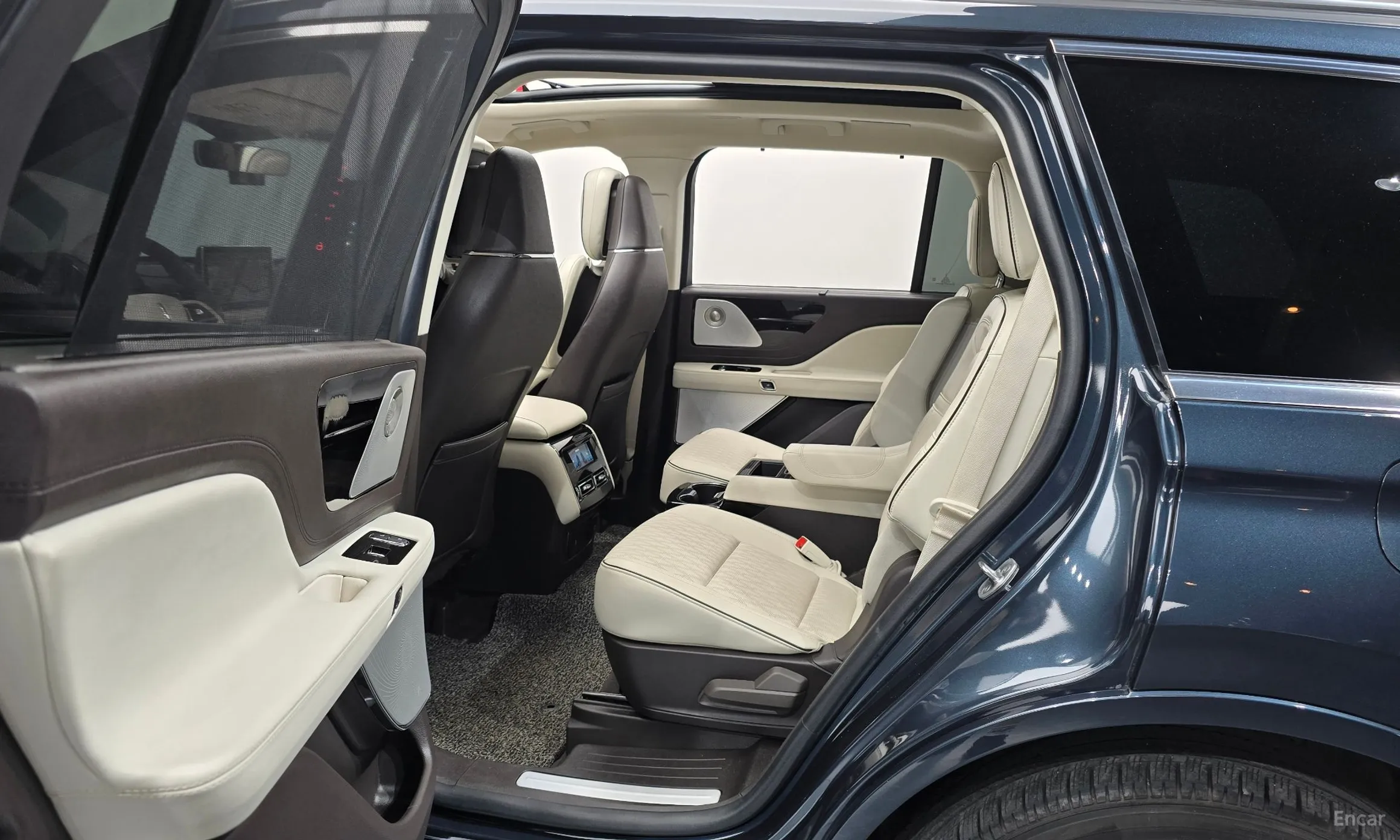 Lincoln Aviator 2nd Generation превью 12