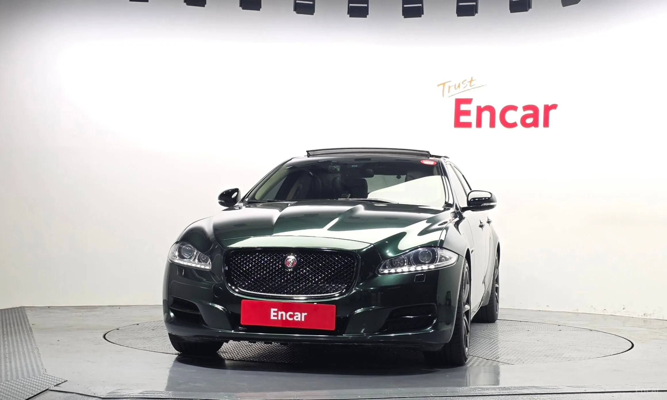 Jaguar All New XJ превью 3