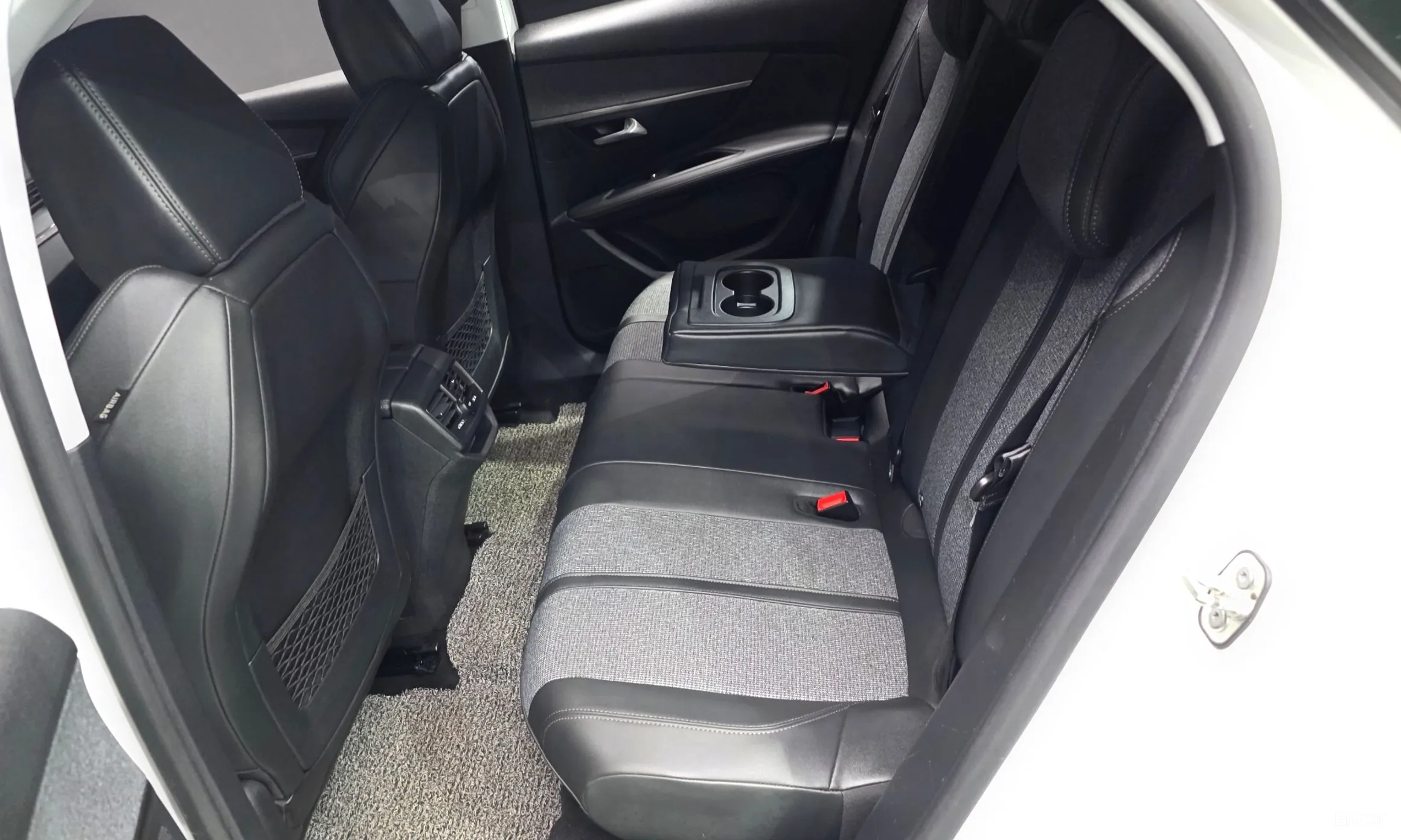 Peugeot 3008 2nd generation превью 12