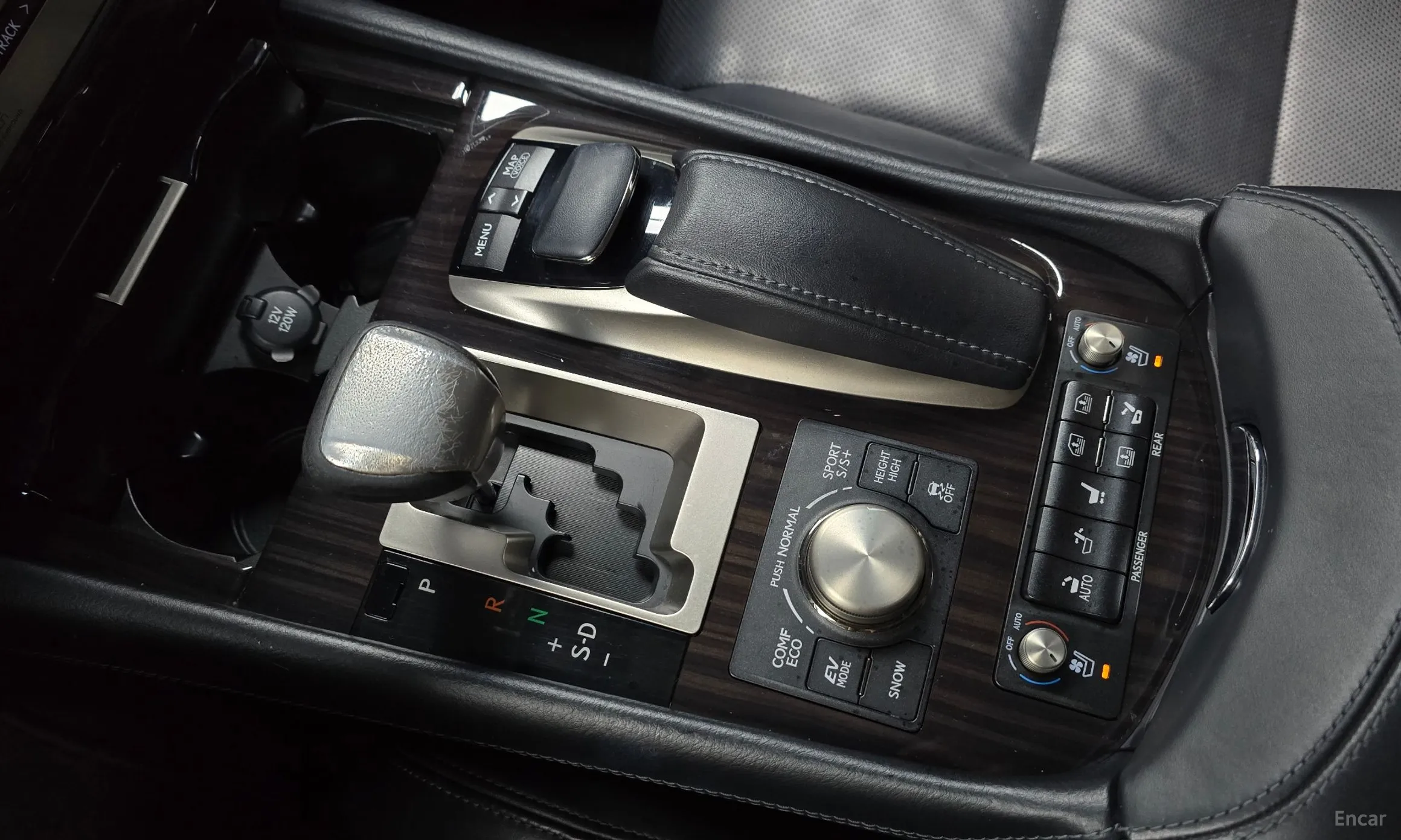 Lexus LS600hL превью 9