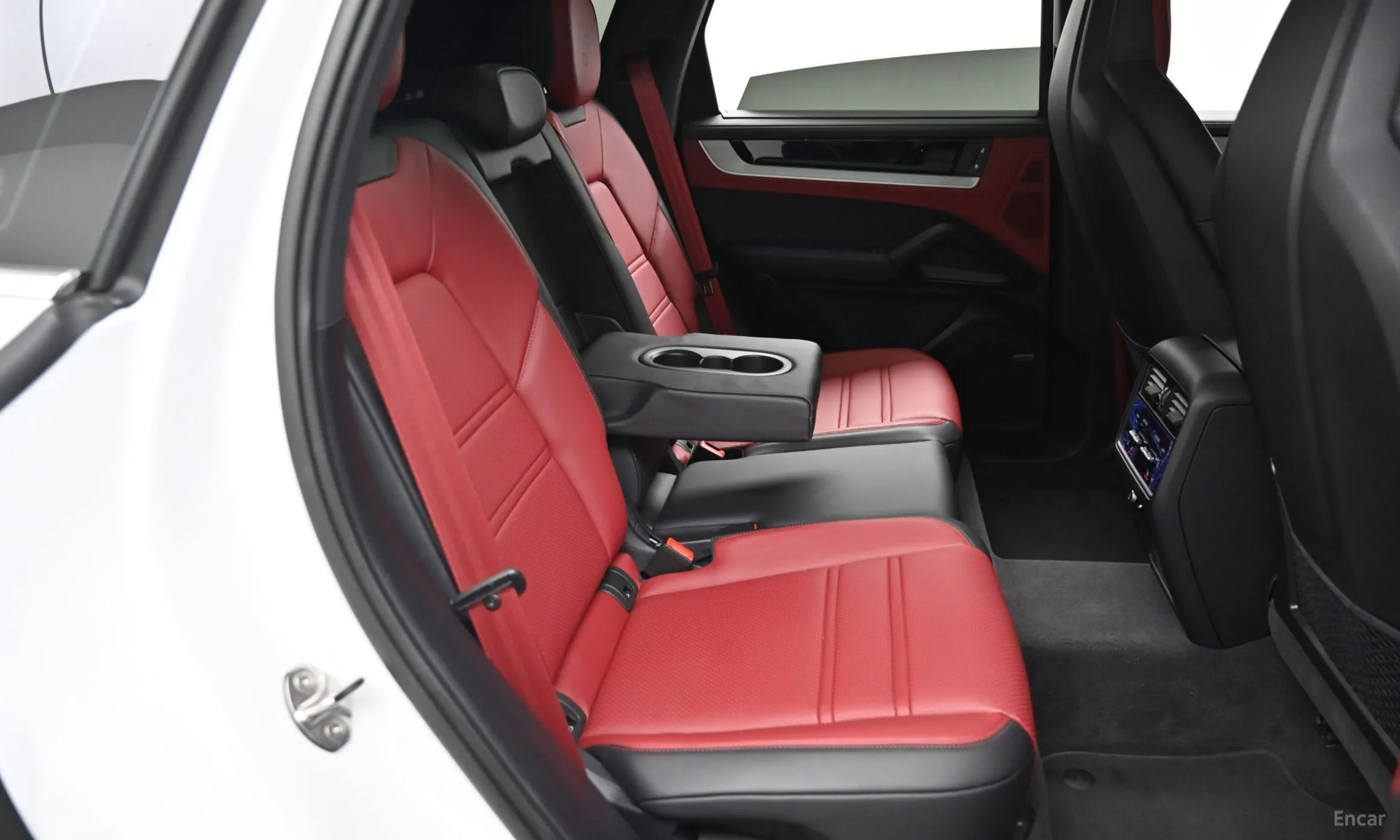Porsche Cayenne (PO536) превью 12