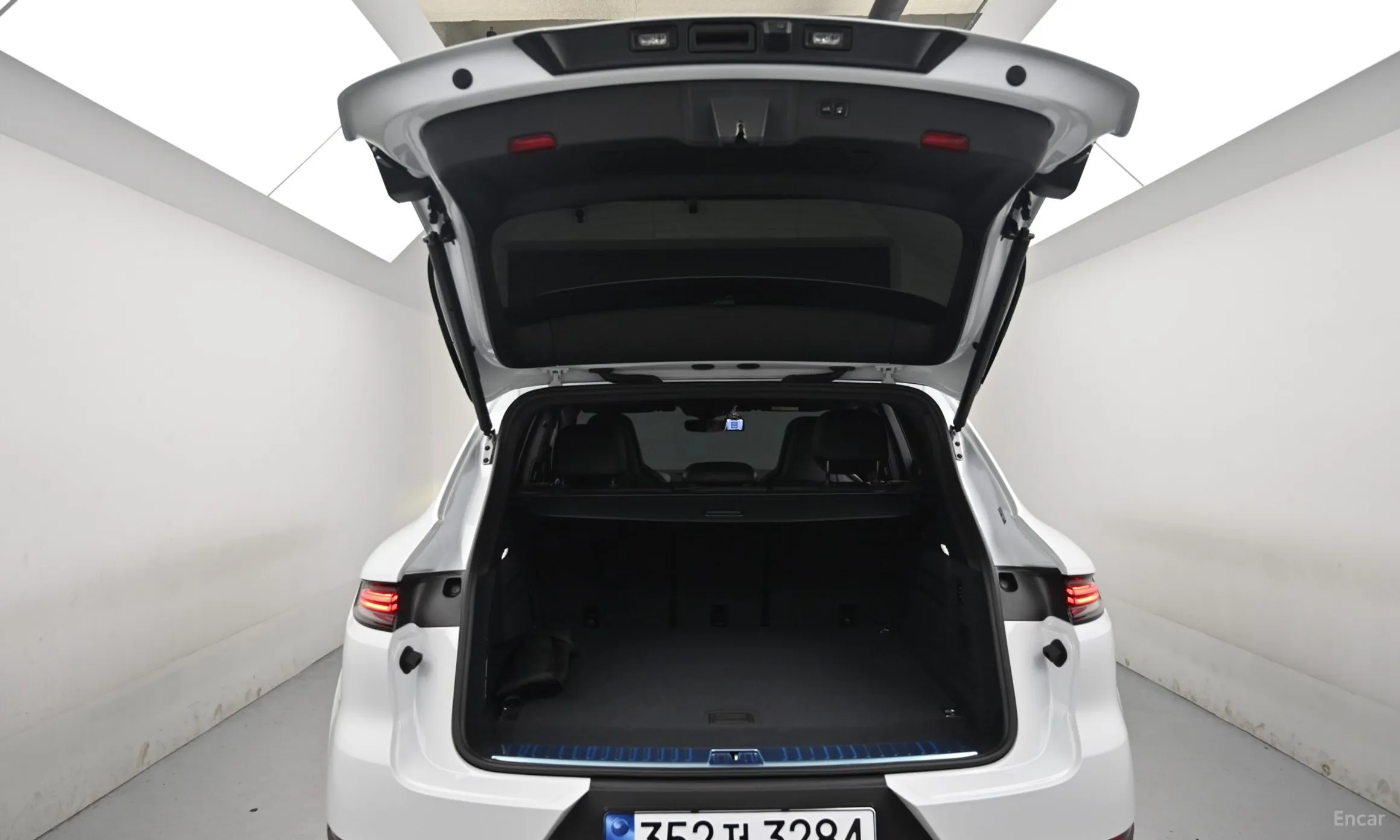 Porsche Cayenne (PO536) превью 20