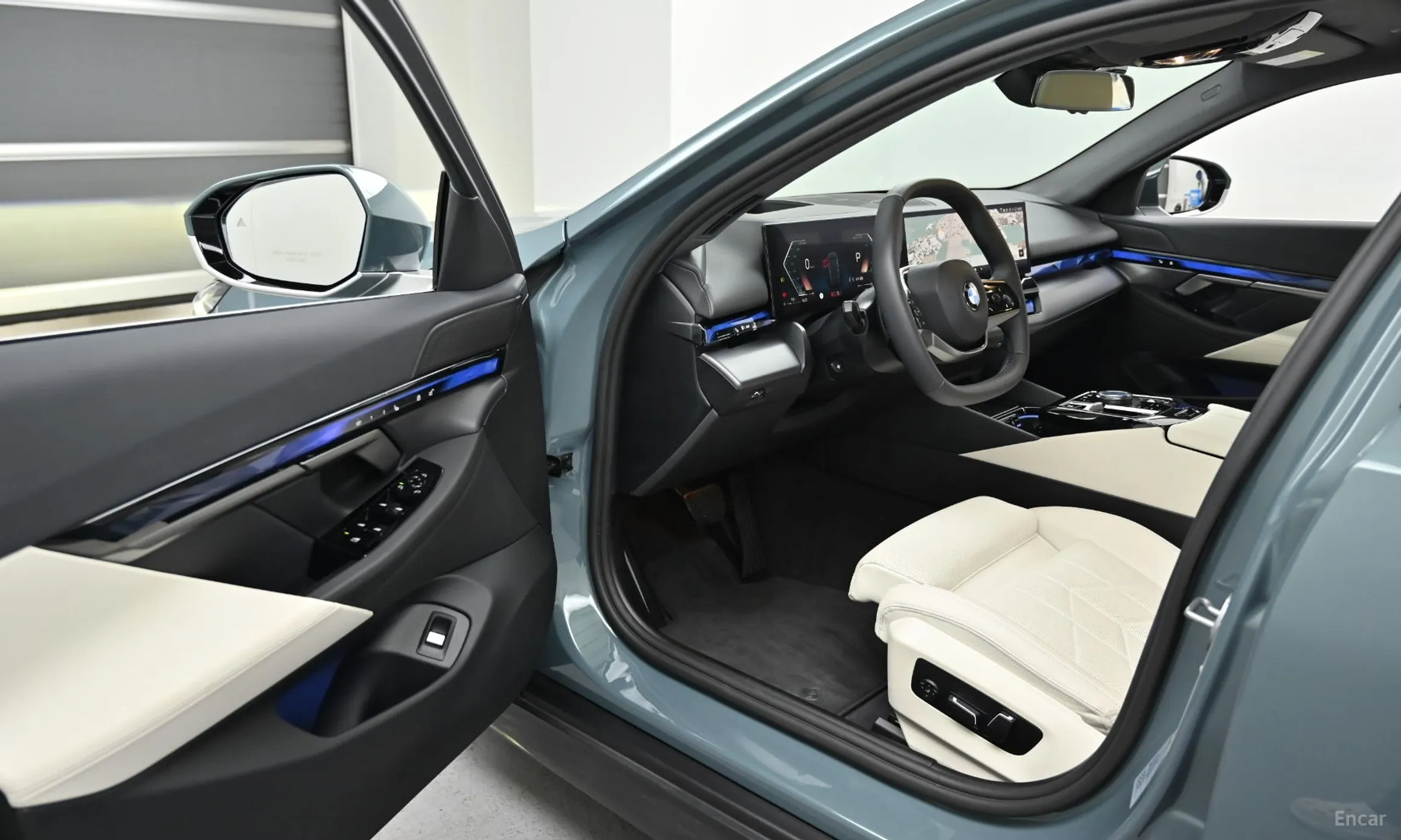 BMW 5 Series (G60) превью 11