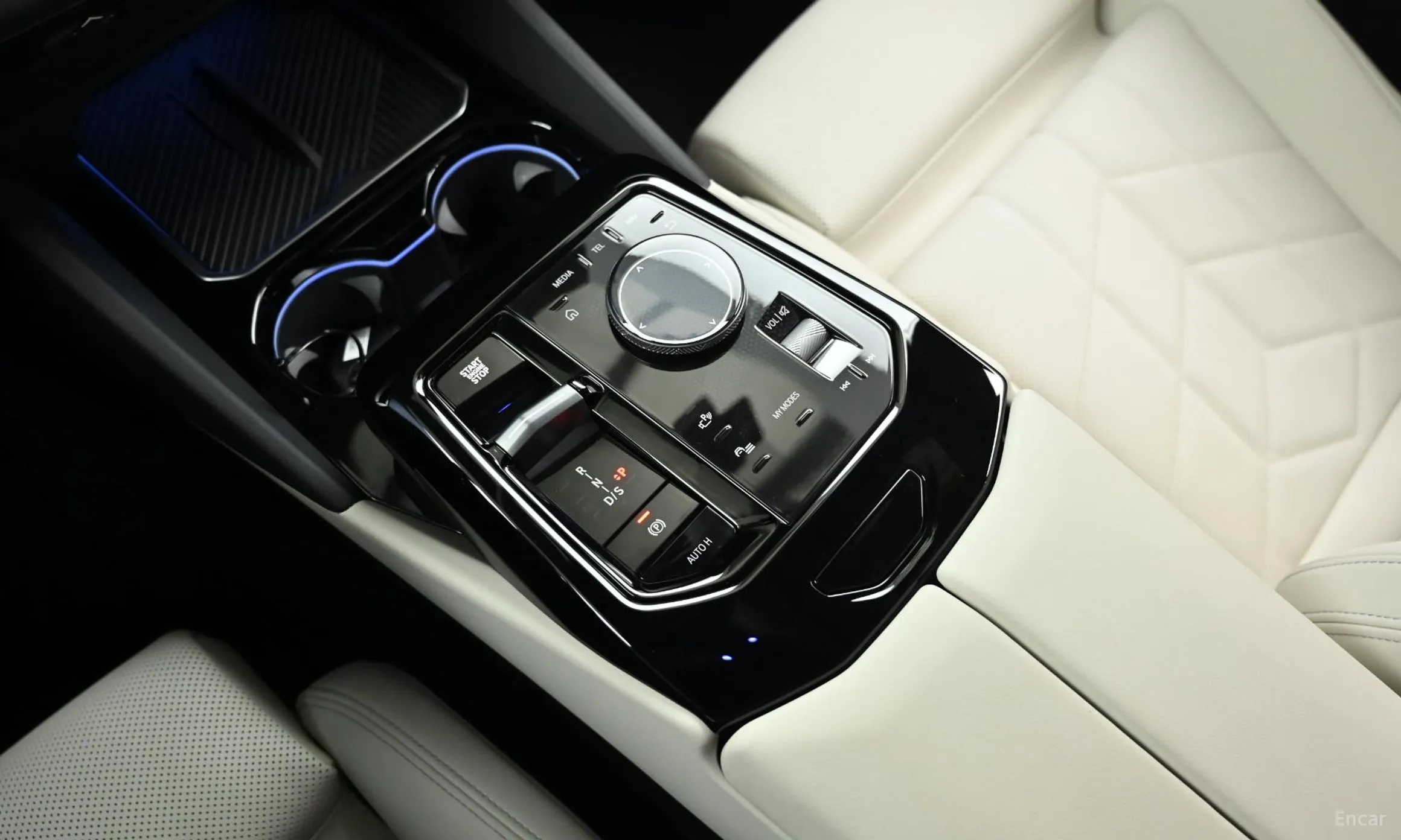 BMW 5 Series (G60) превью 20