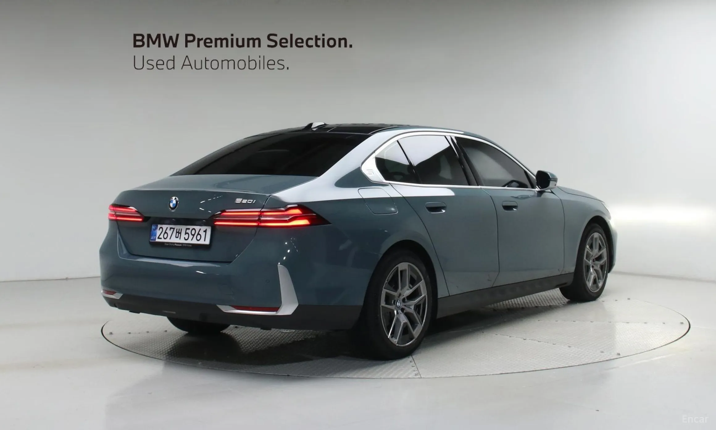 BMW 5 Series (G60) превью 4