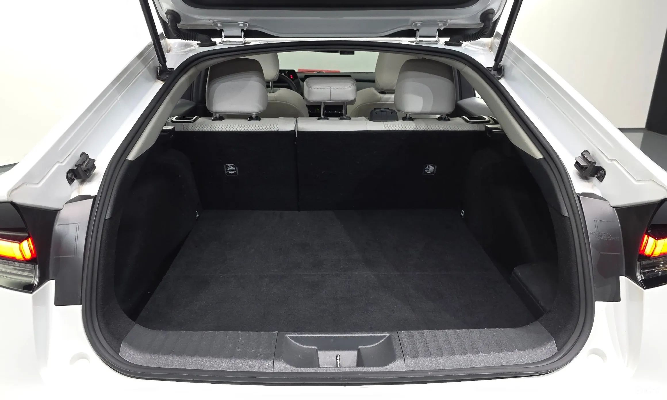 Toyota Prius 5th Generation превью 20