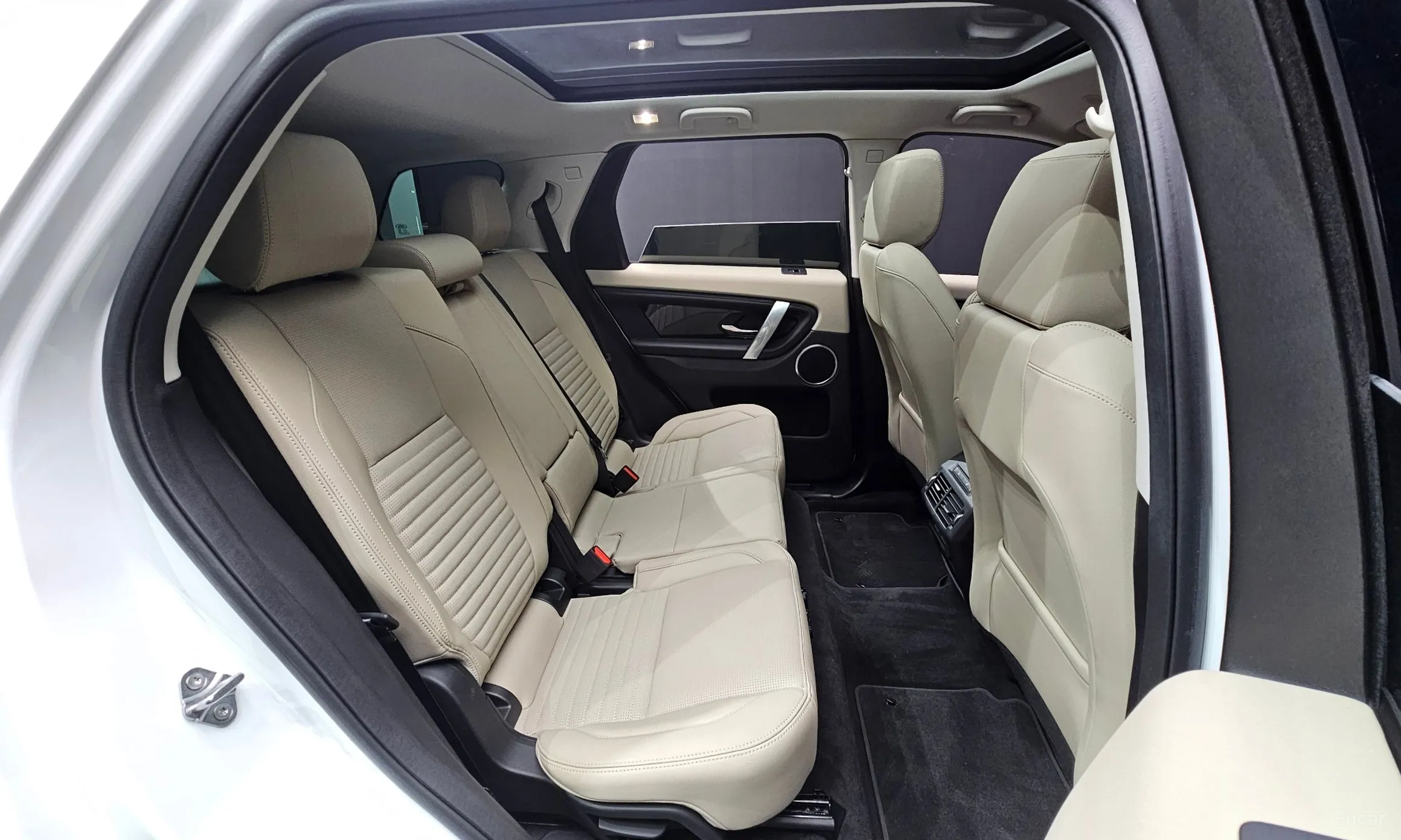 Land Rover Discovery Sports превью 11
