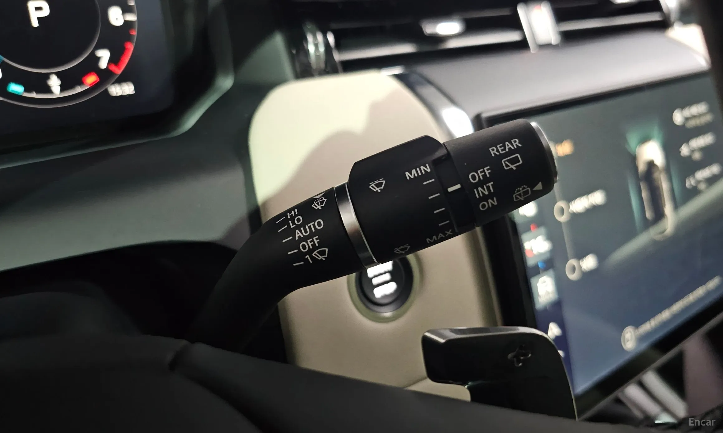 Land Rover Discovery Sports превью 18