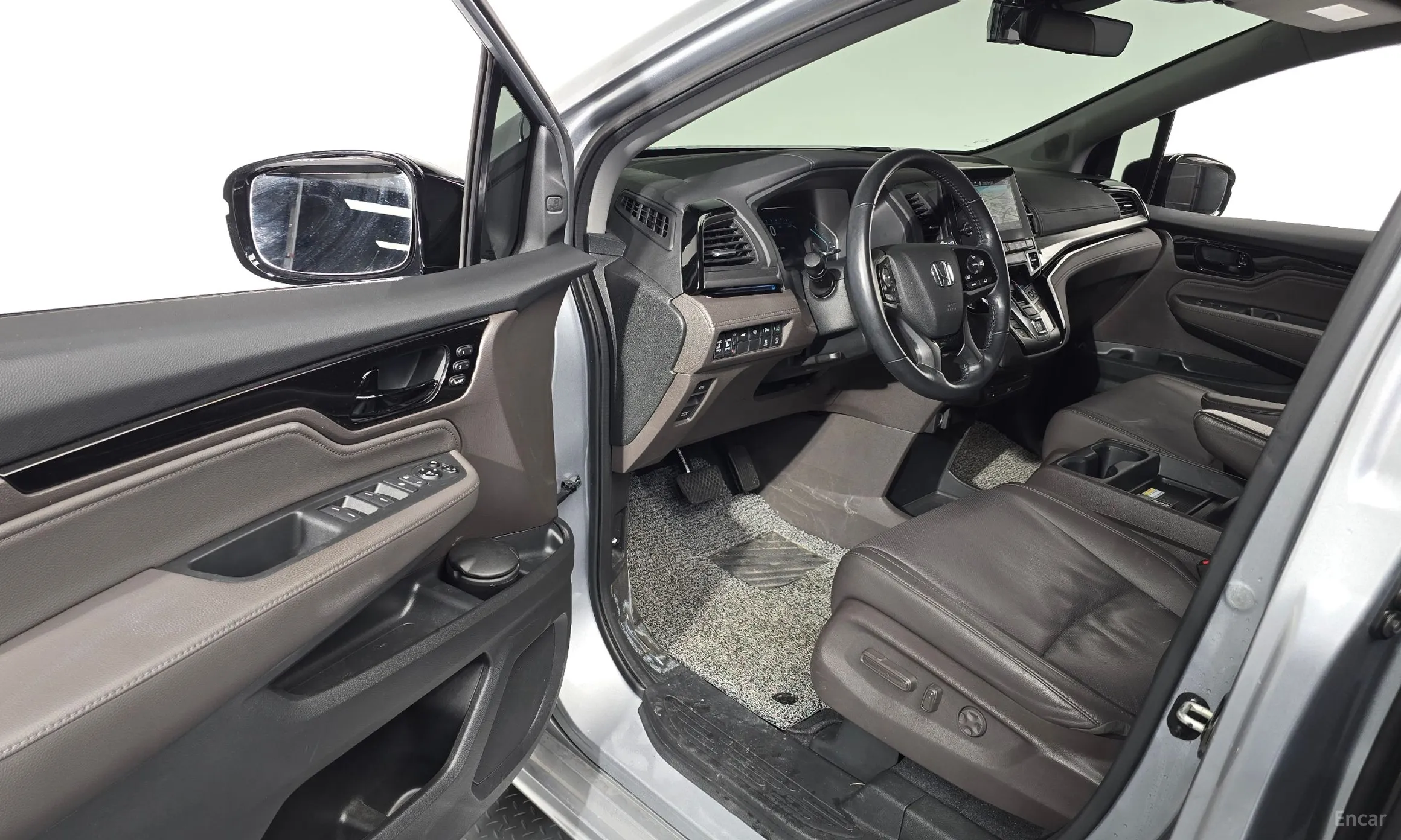 Honda Odyssey превью 10
