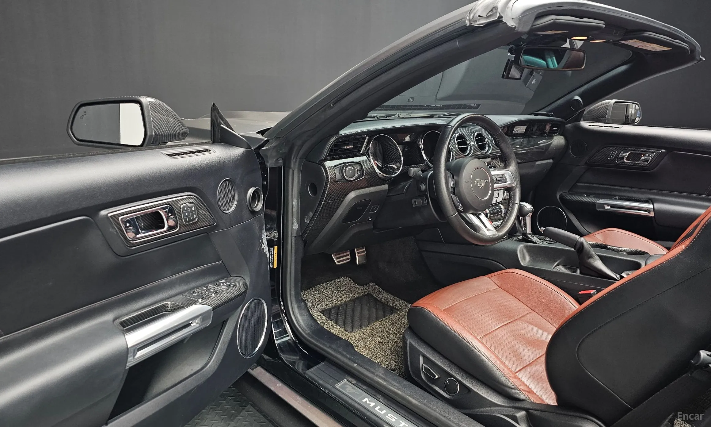 Ford Mustang превью 10