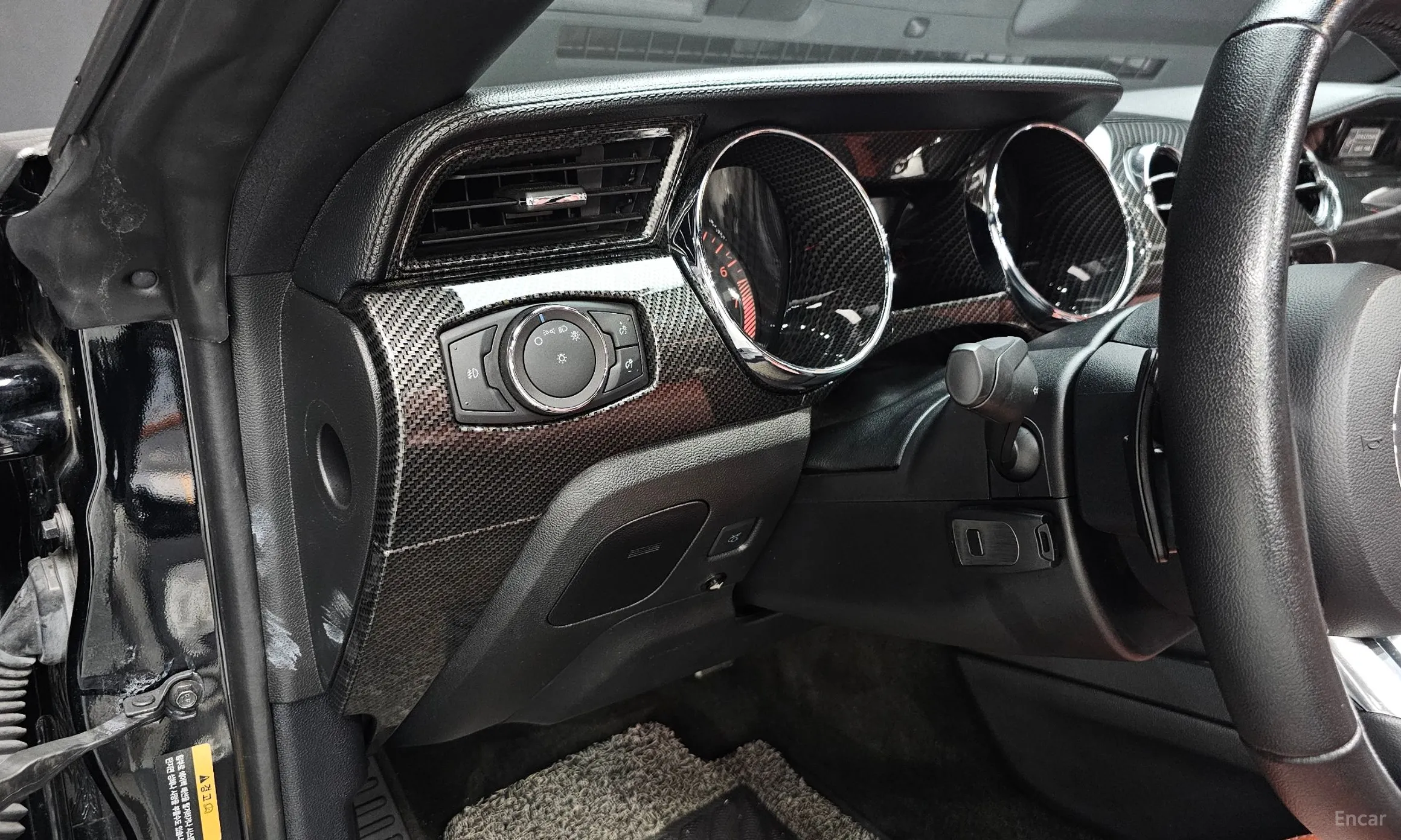 Ford Mustang превью 12