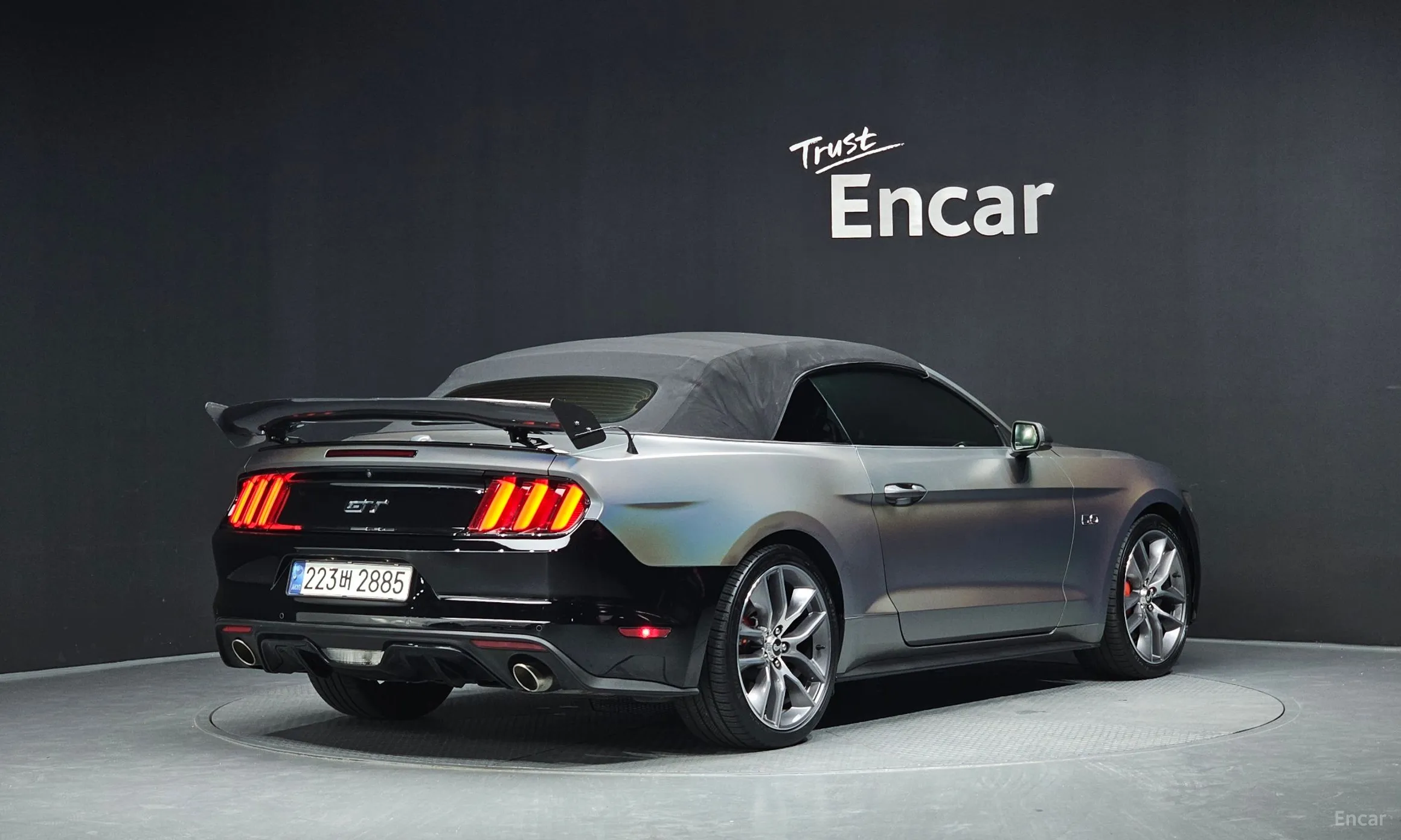 Ford Mustang превью 19