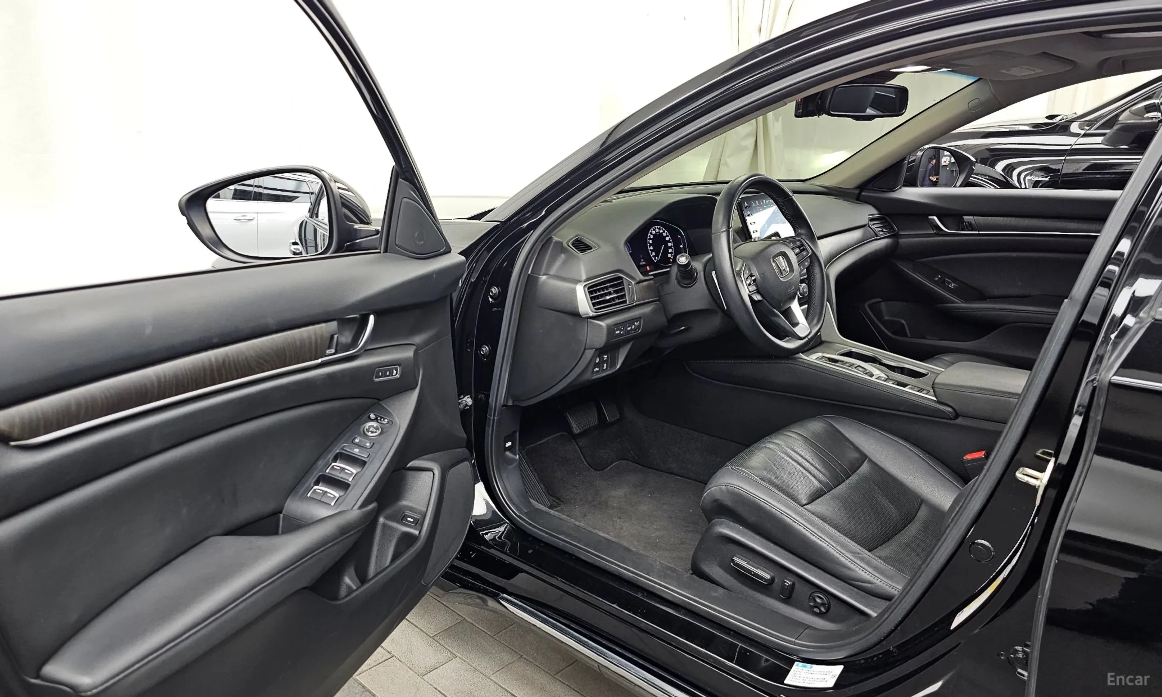 Honda Accord 10th Generation превью 10