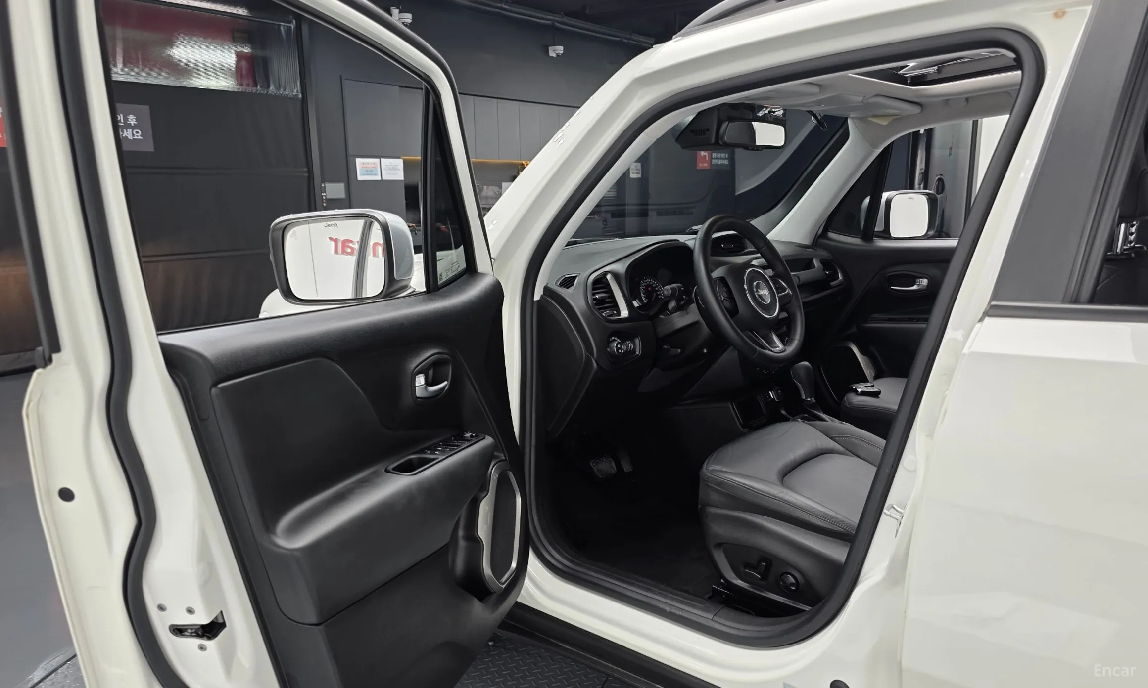 Jeep Renegade превью 10