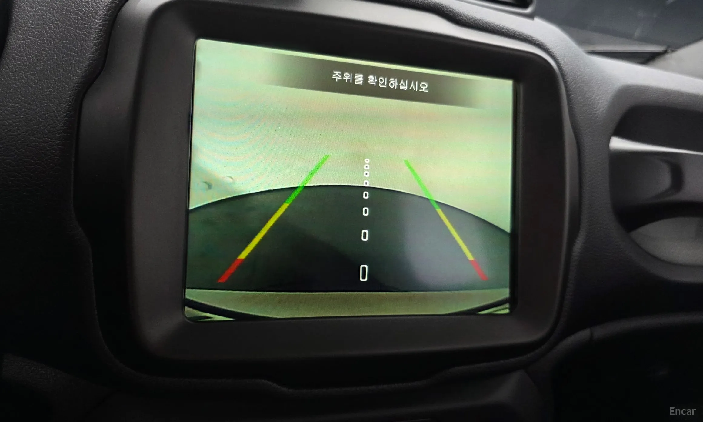 Jeep Renegade превью 19
