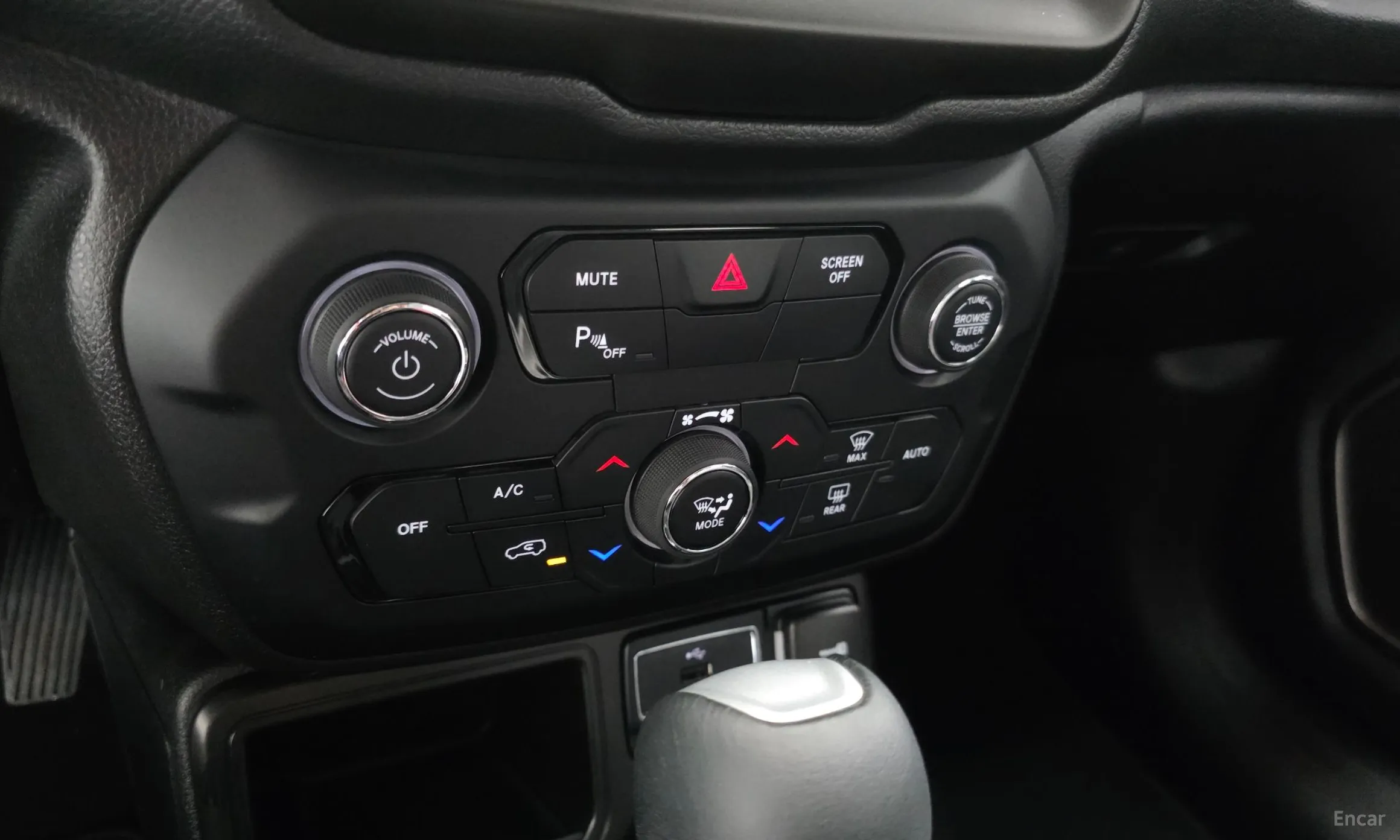 Jeep Renegade превью 20