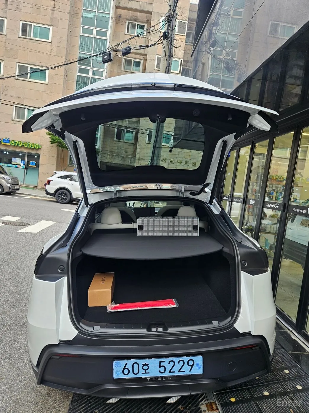 Tesla Model Y превью 10