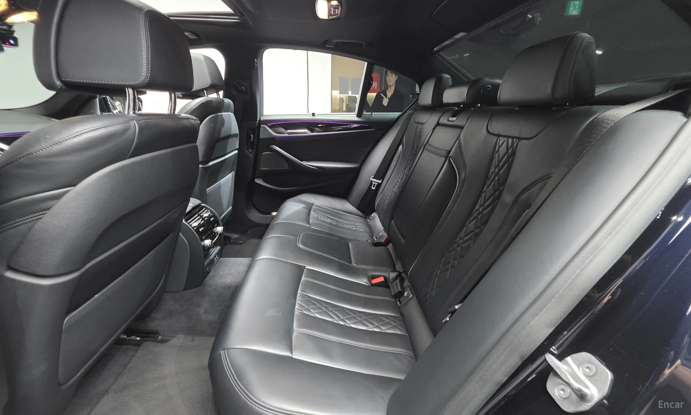 BMW 5 Series (G30) превью 12