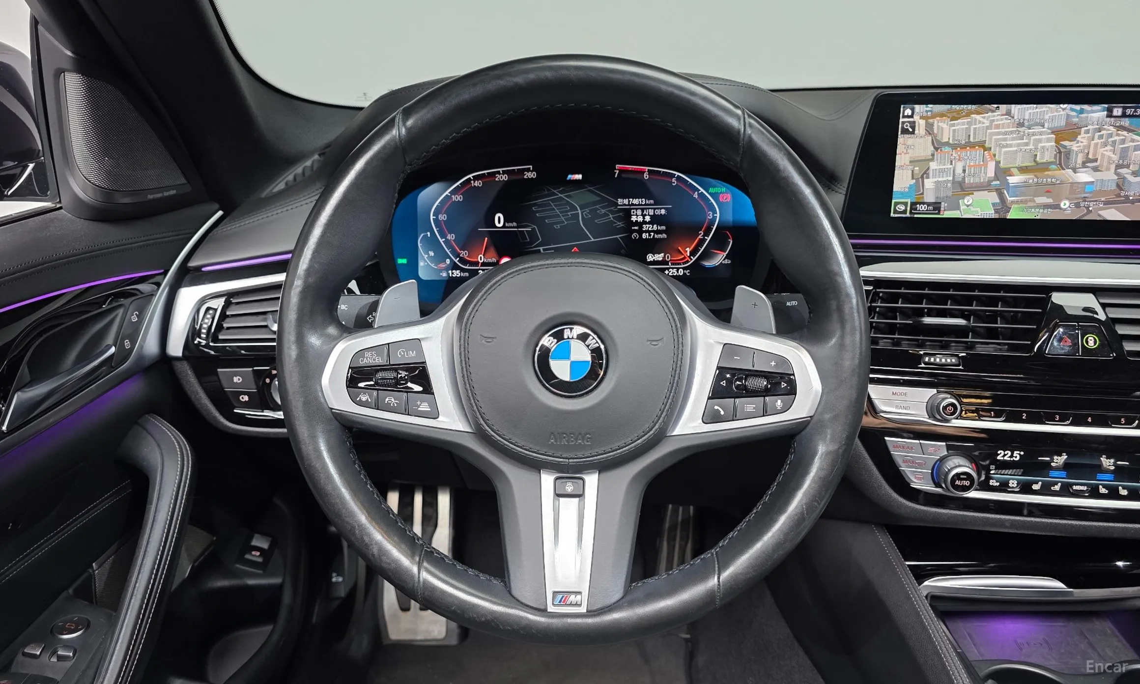 BMW 5 Series (G30) превью 14