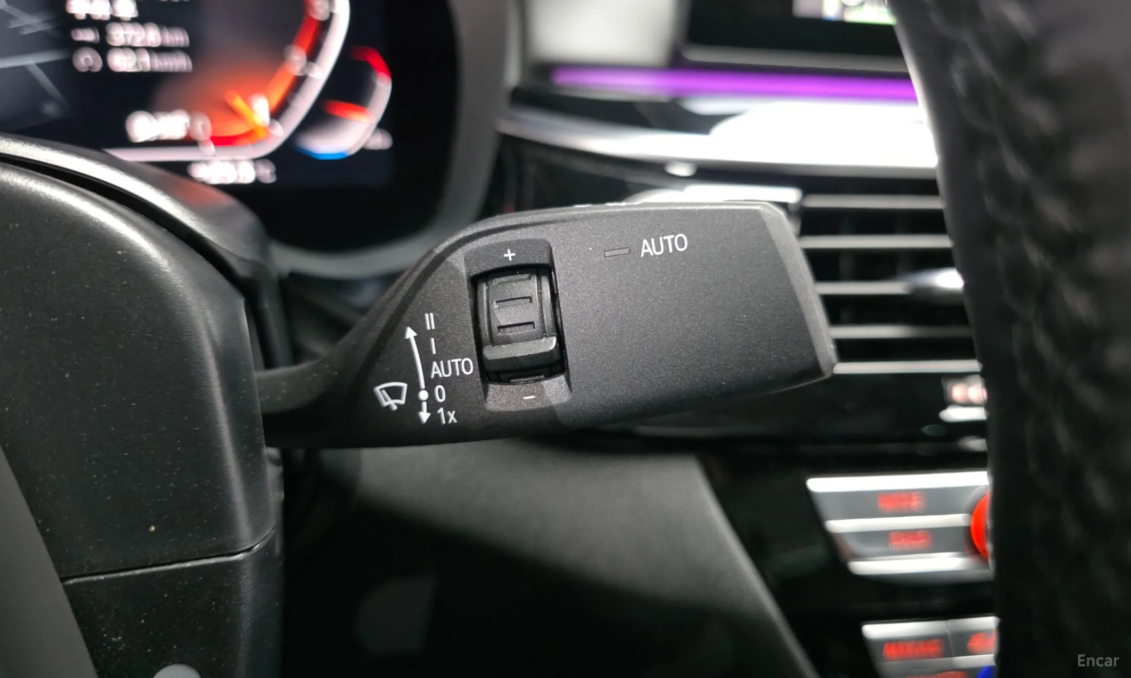 BMW 5 Series (G30) превью 20