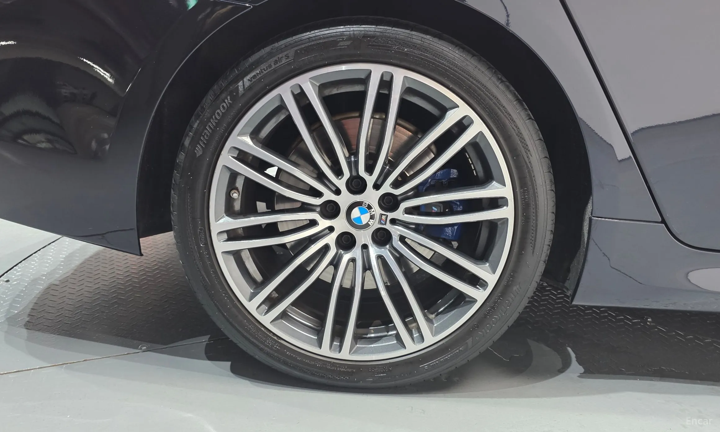 BMW 5 Series (G30) превью 5