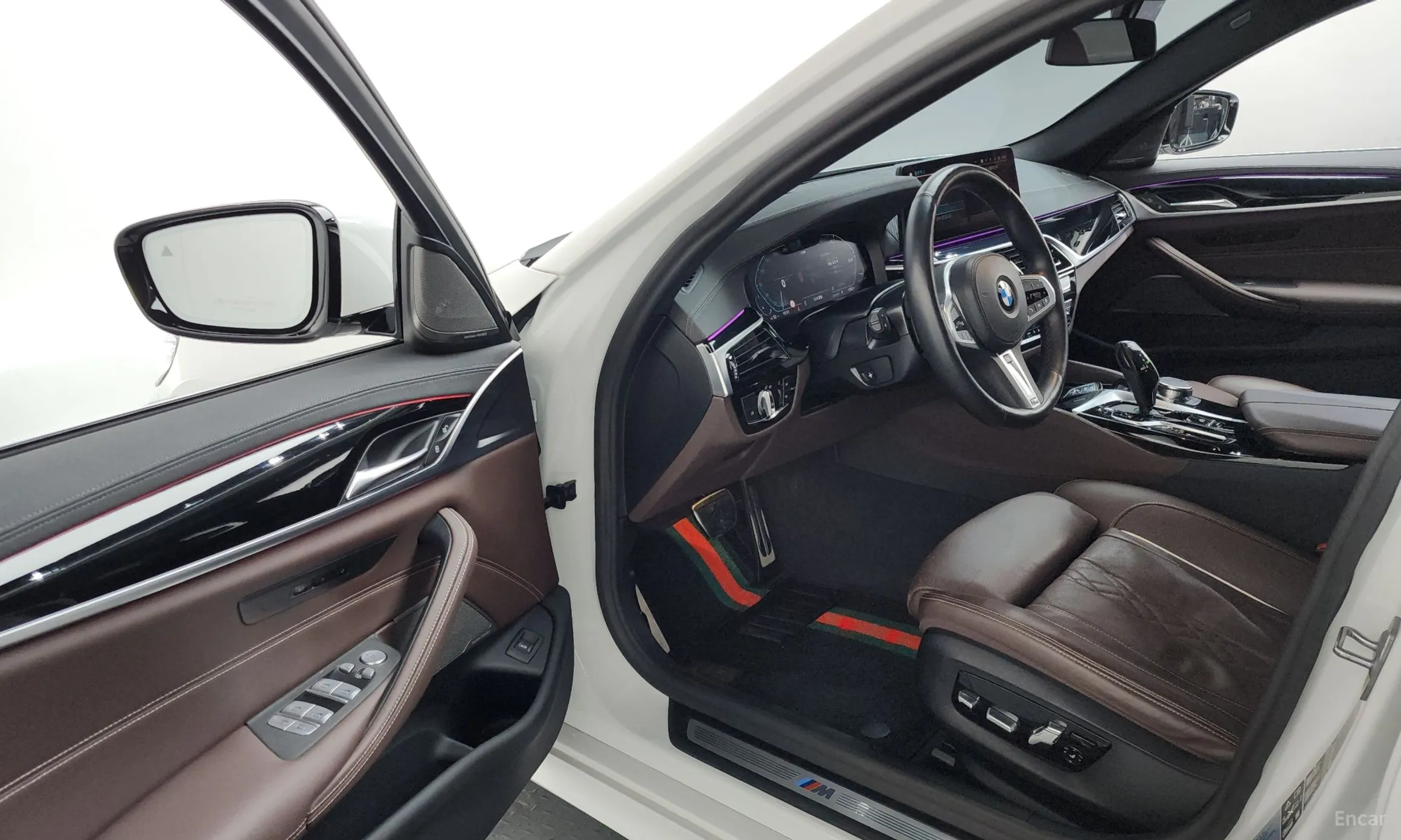 BMW 5 Series (G30) превью 10