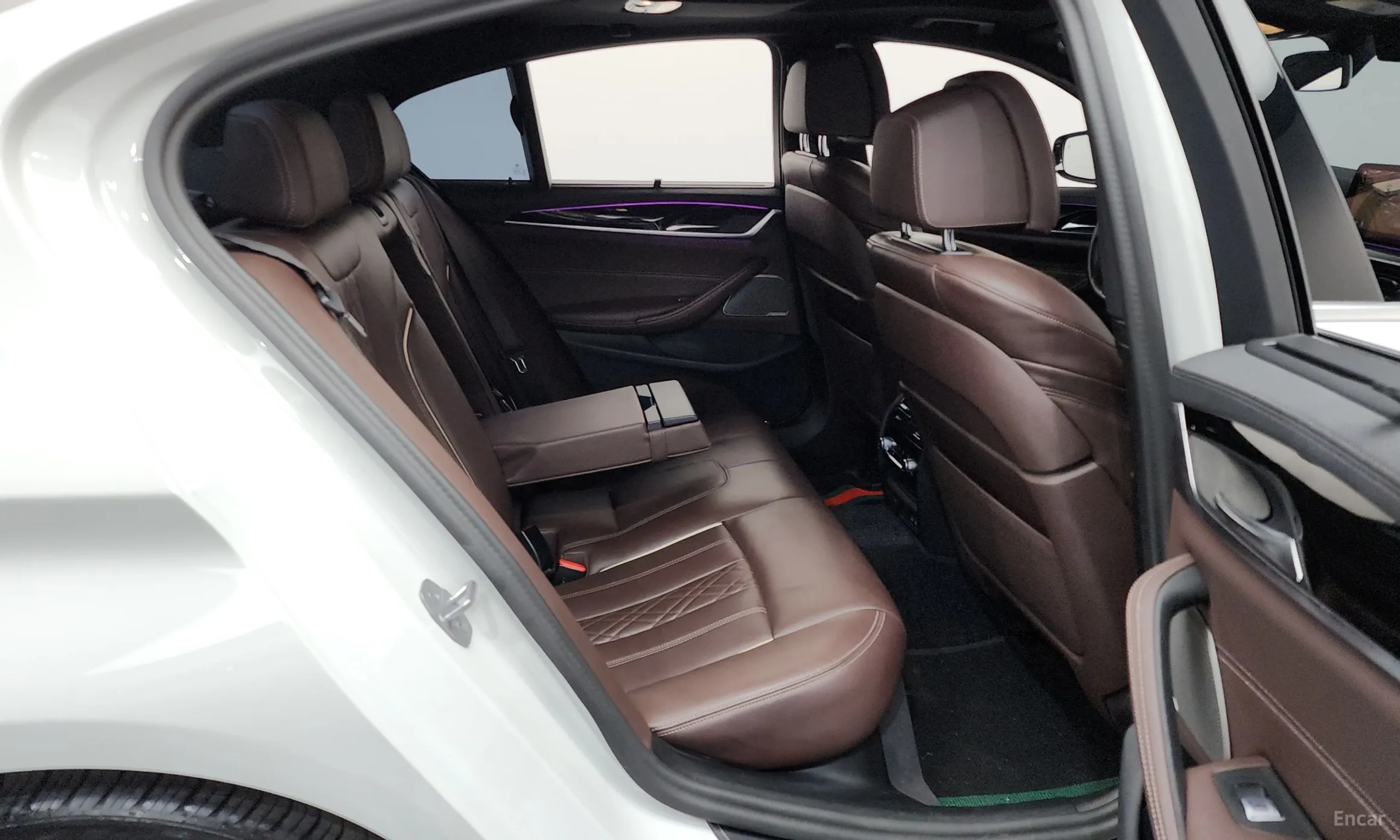 BMW 5 Series (G30) превью 11