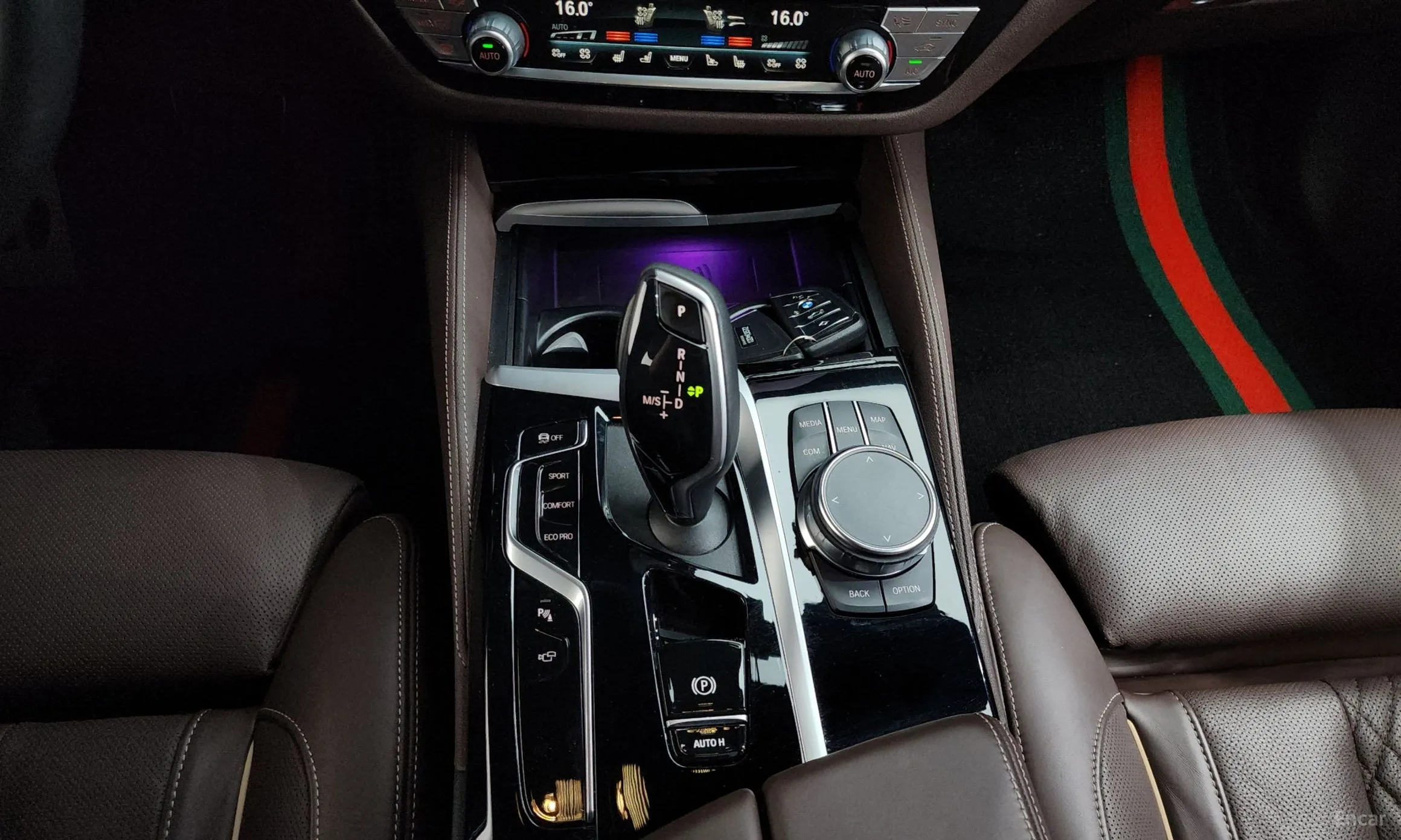 BMW 5 Series (G30) превью 9