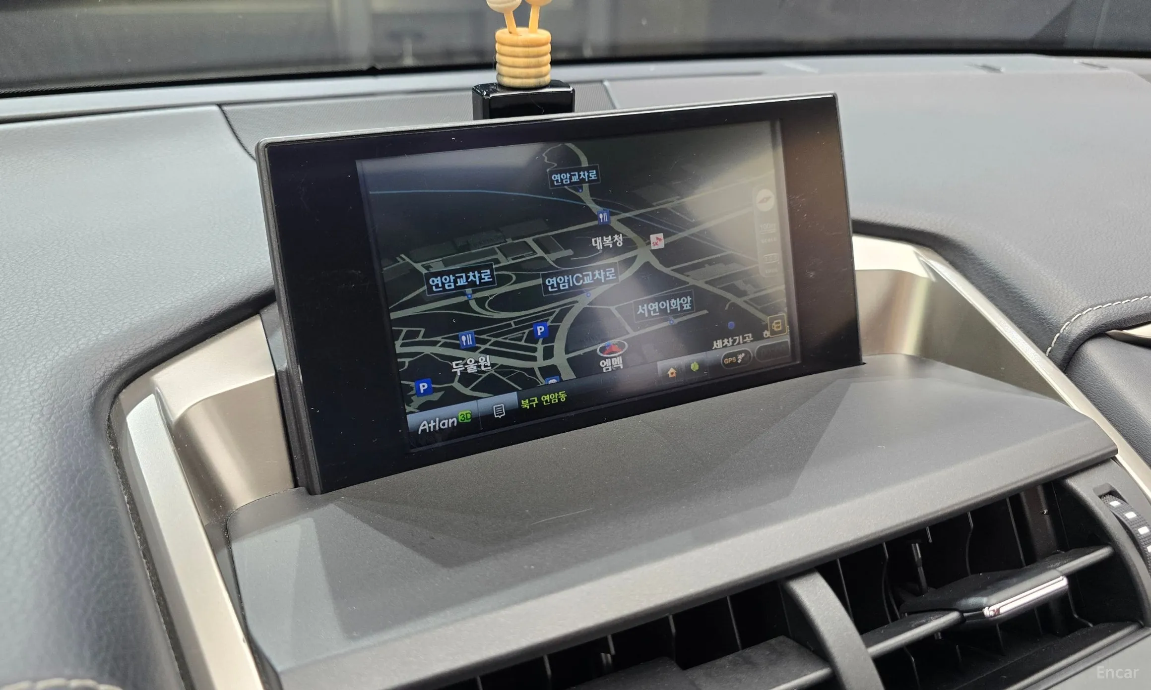 Lexus NX300h превью 14