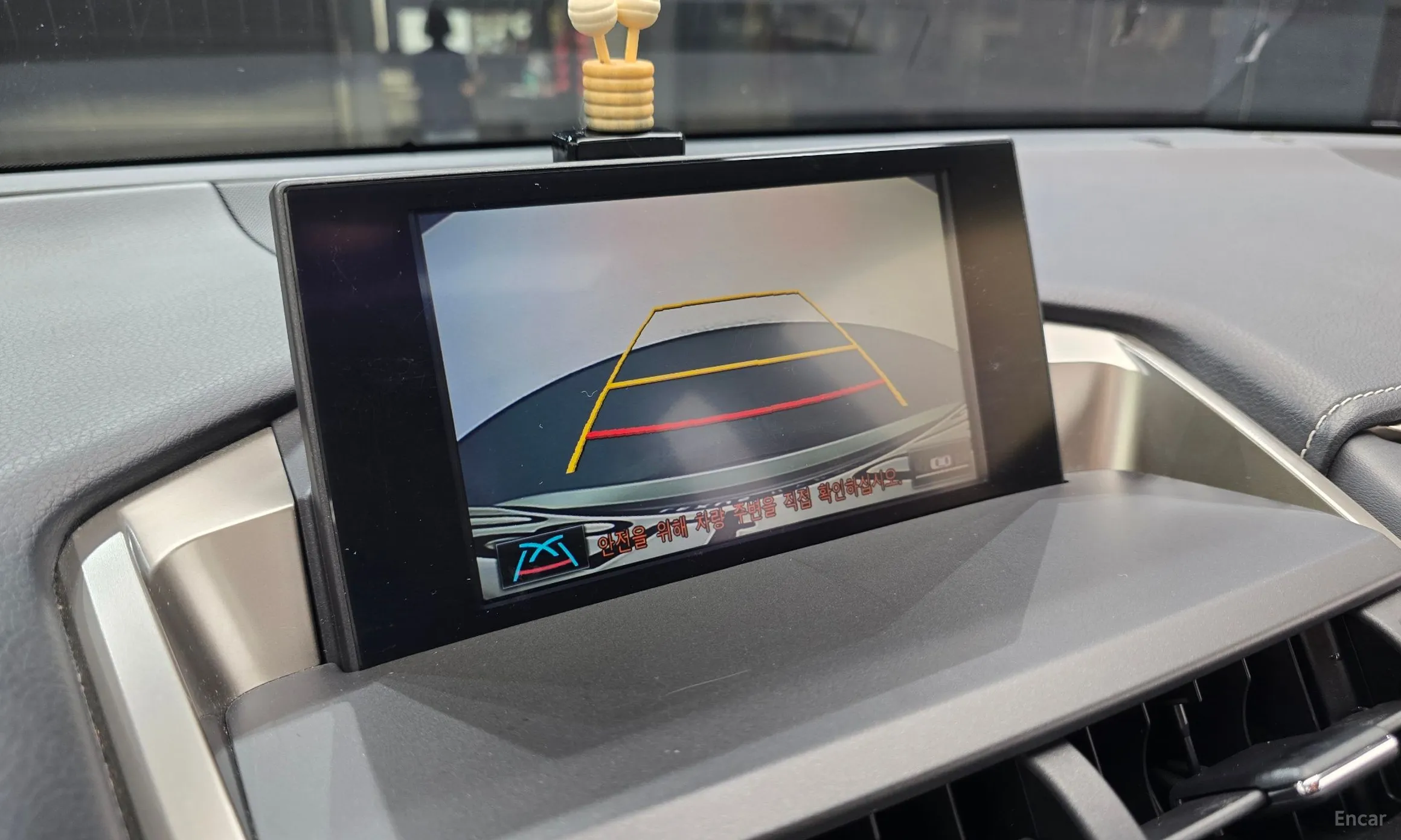 Lexus NX300h превью 15