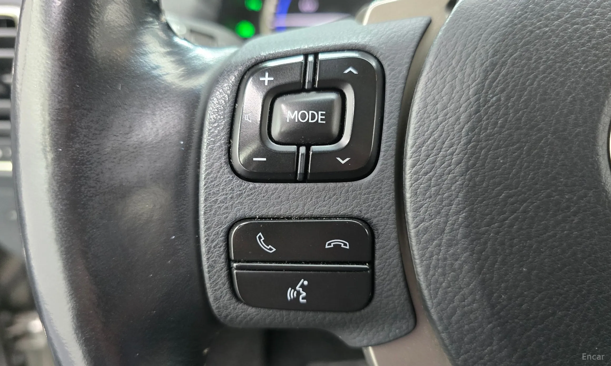Lexus NX300h превью 17