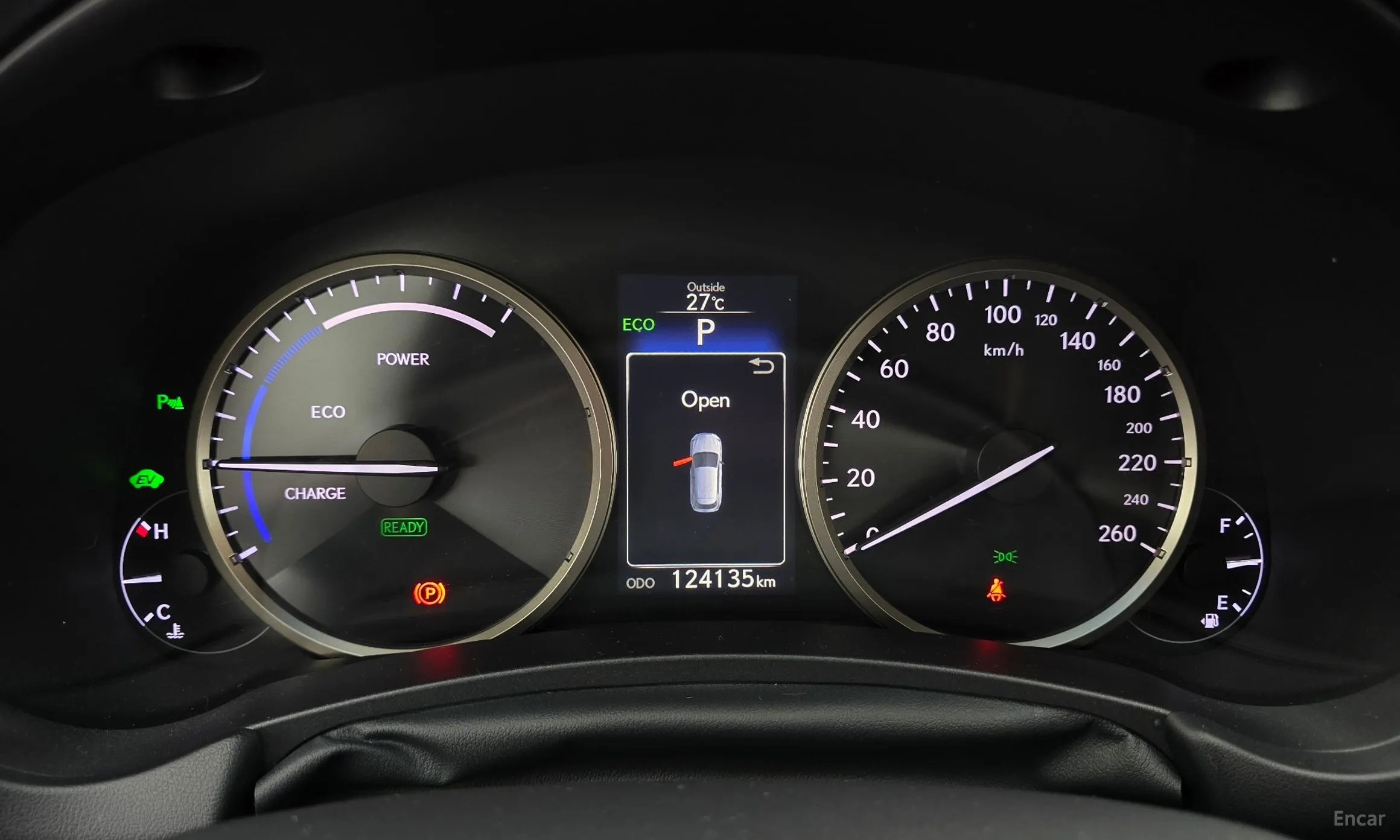 Lexus NX300h превью 8