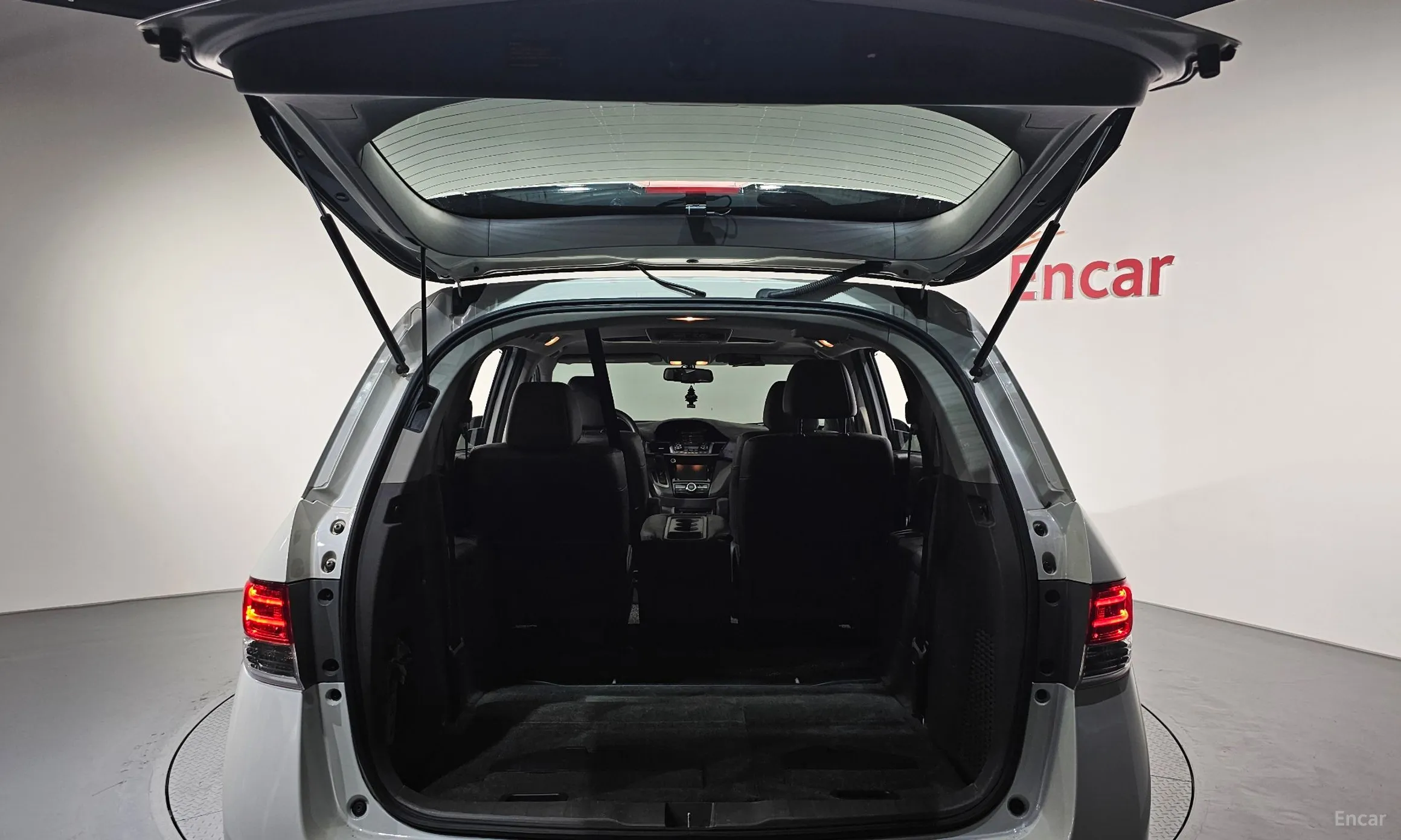 Honda Odyssey превью 17