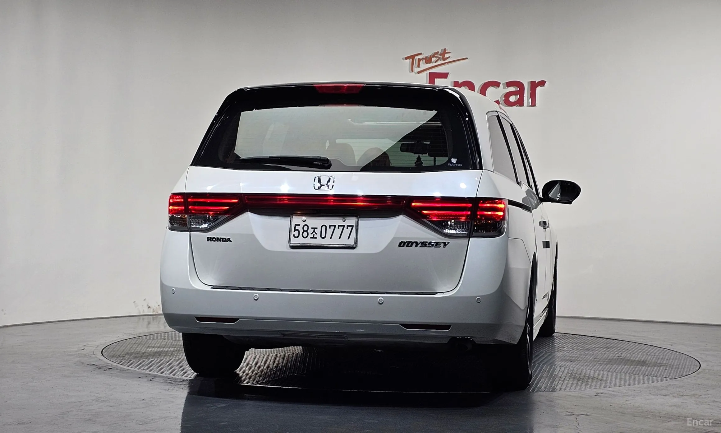 Honda Odyssey превью 4