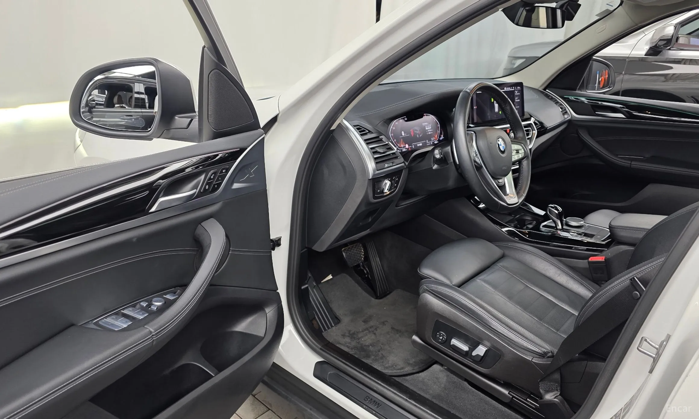 BMW X3 (G01) превью 10