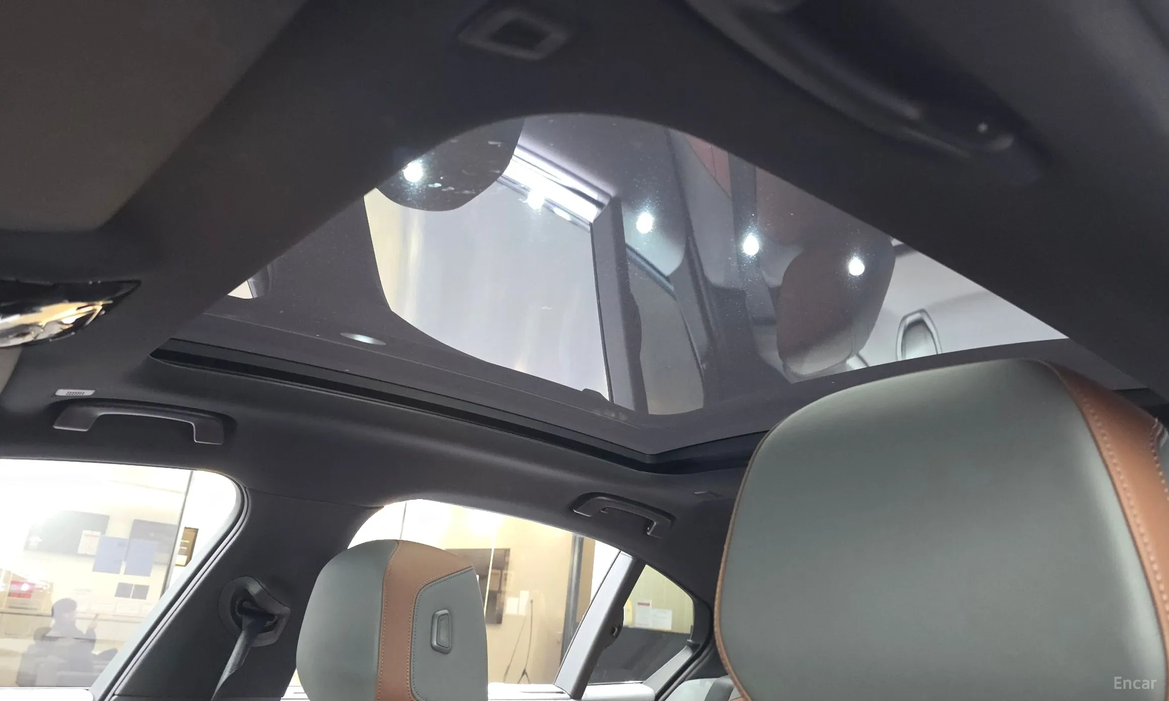 BMW 5 Series (G60) превью 19