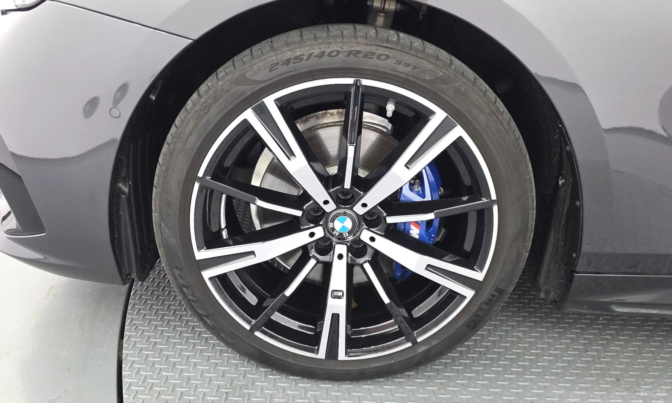 BMW 5 Series (G60) превью 5