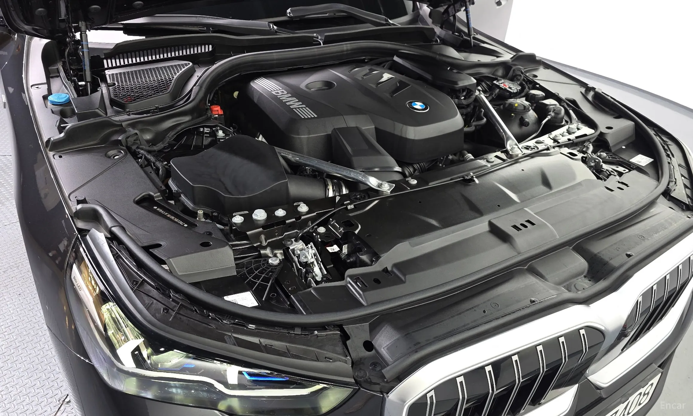 BMW 5 Series (G60) превью 6
