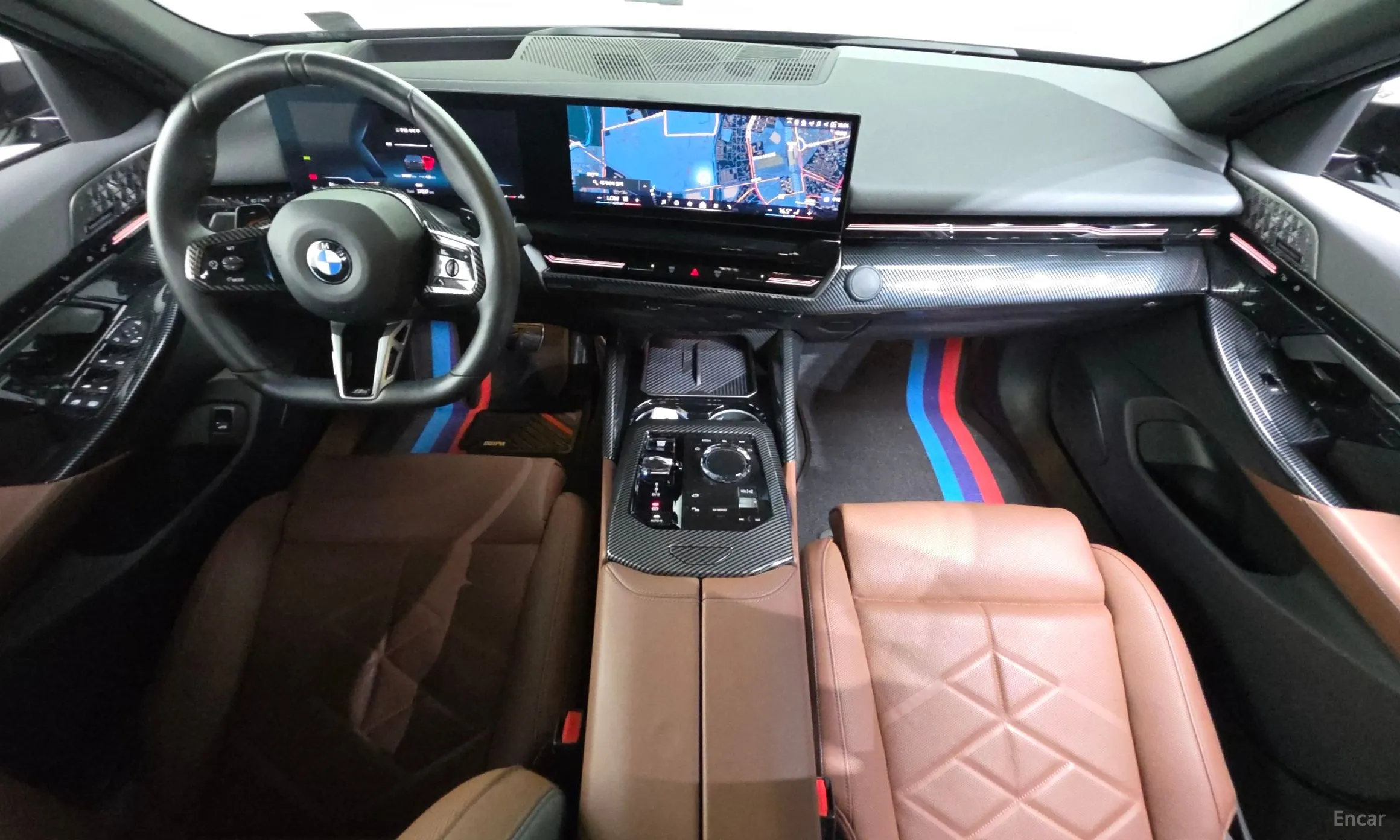 BMW 5 Series (G60) превью 7