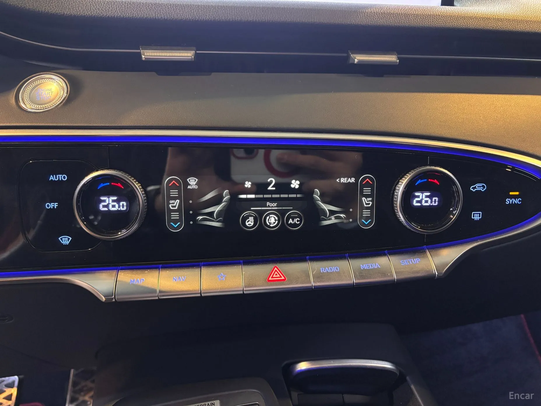 Genesis GV70 превью 13