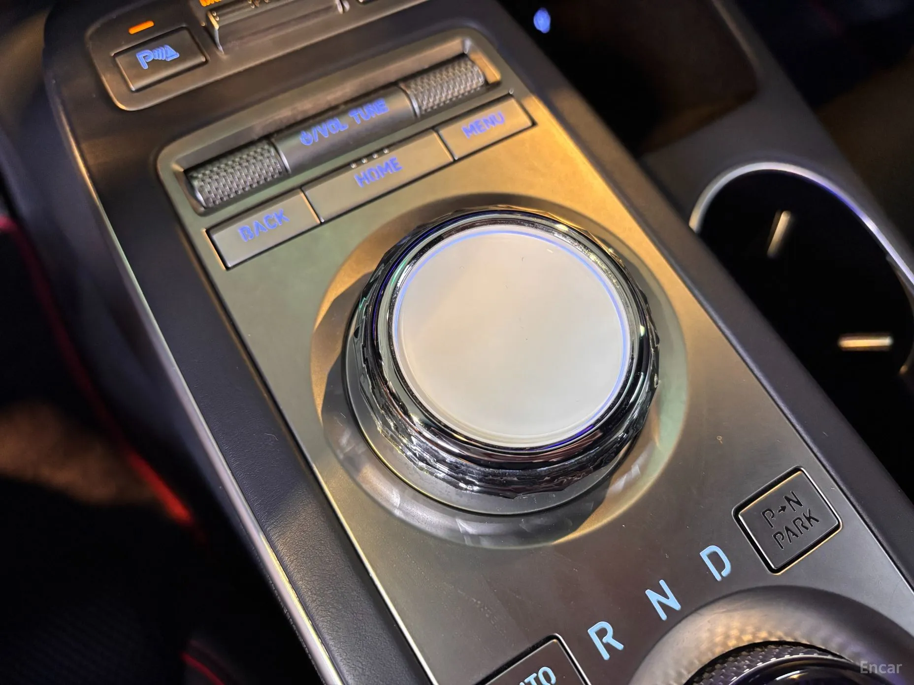 Genesis GV70 превью 15
