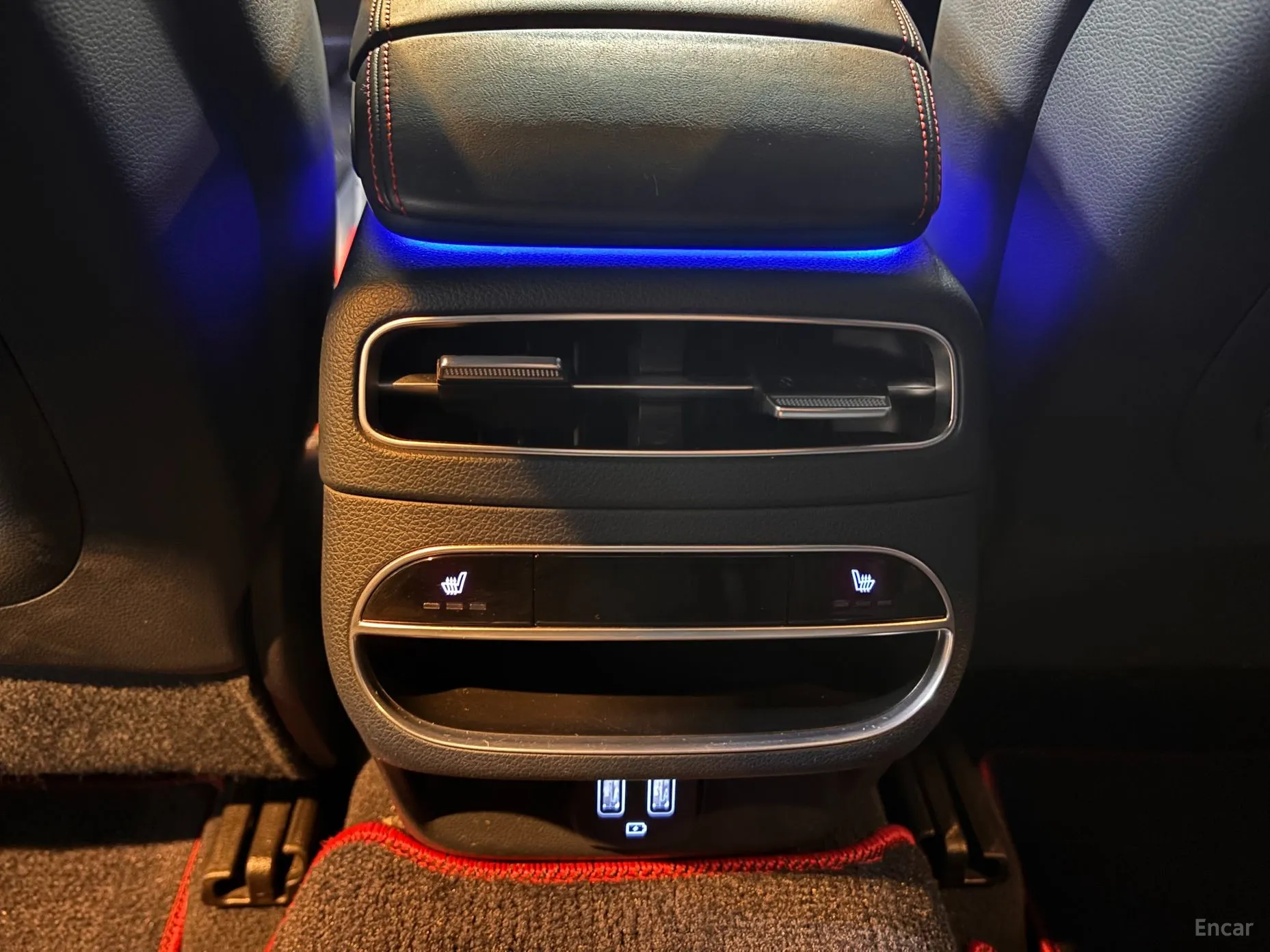 Genesis GV70 превью 18