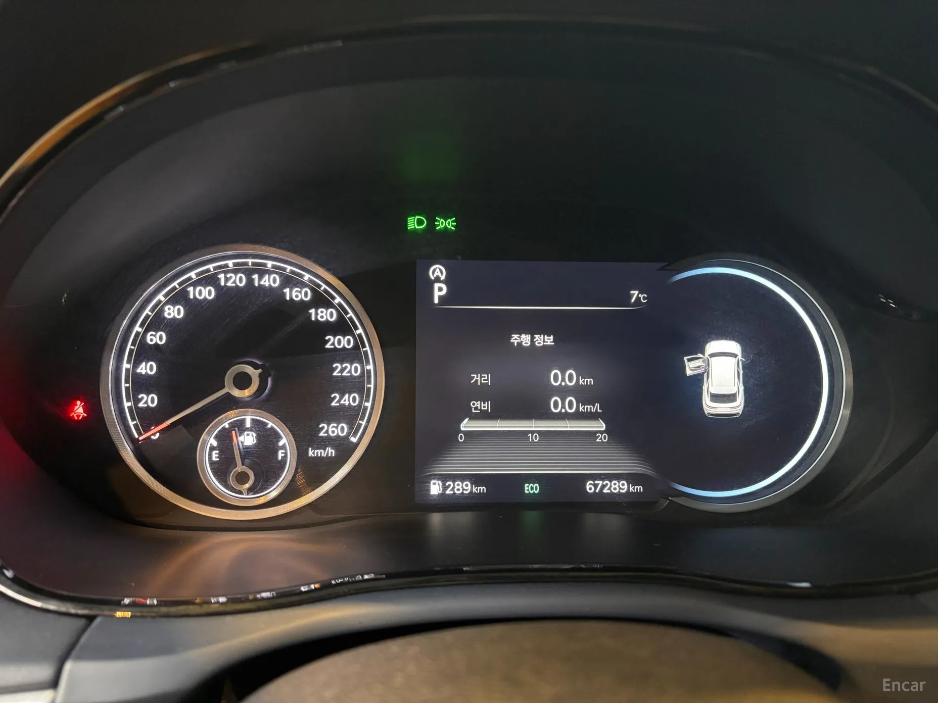 Genesis GV70 превью 8