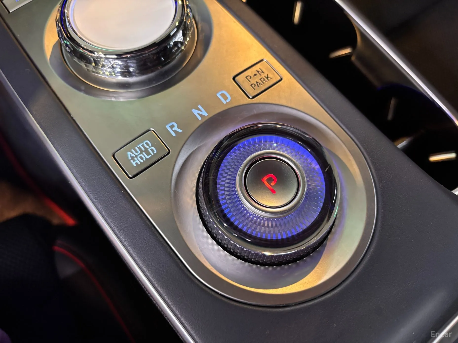 Genesis GV70 превью 9