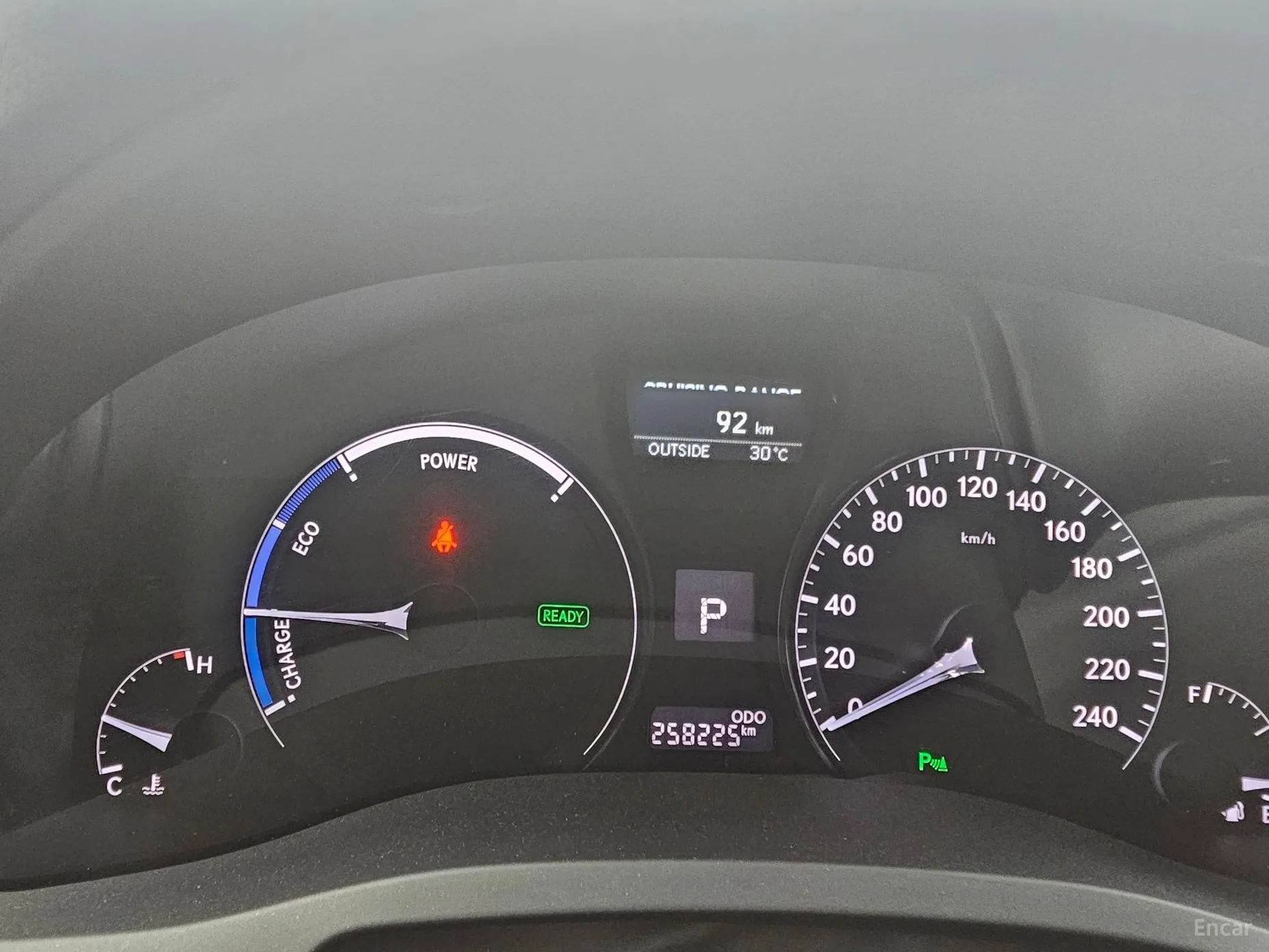 Lexus RX450h превью 14