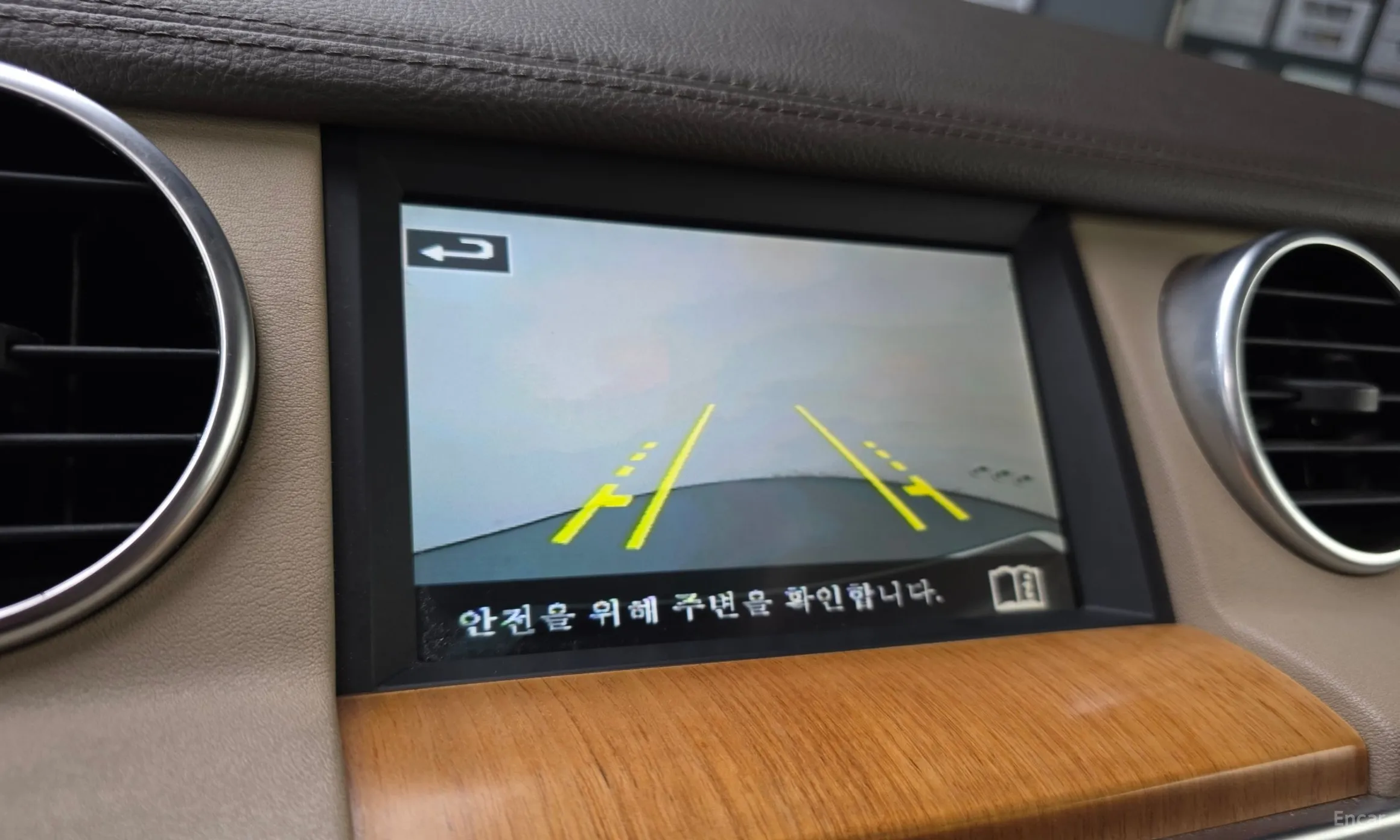 Land Rover Discovery 4 превью 16