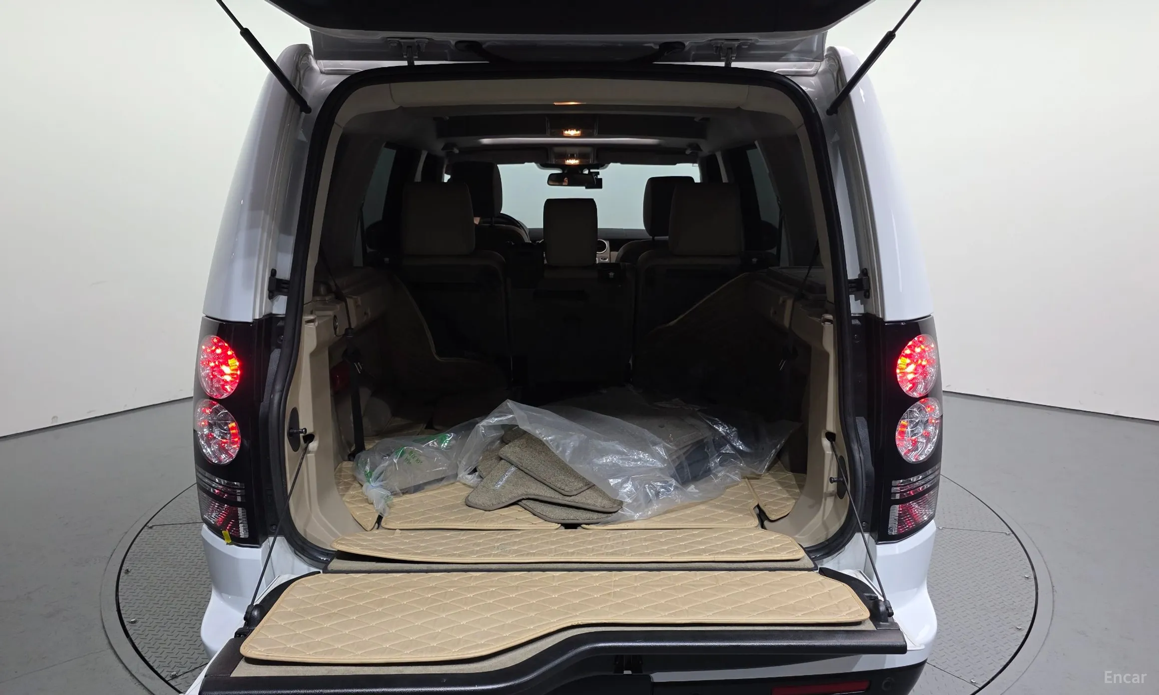 Land Rover Discovery 4 превью 19