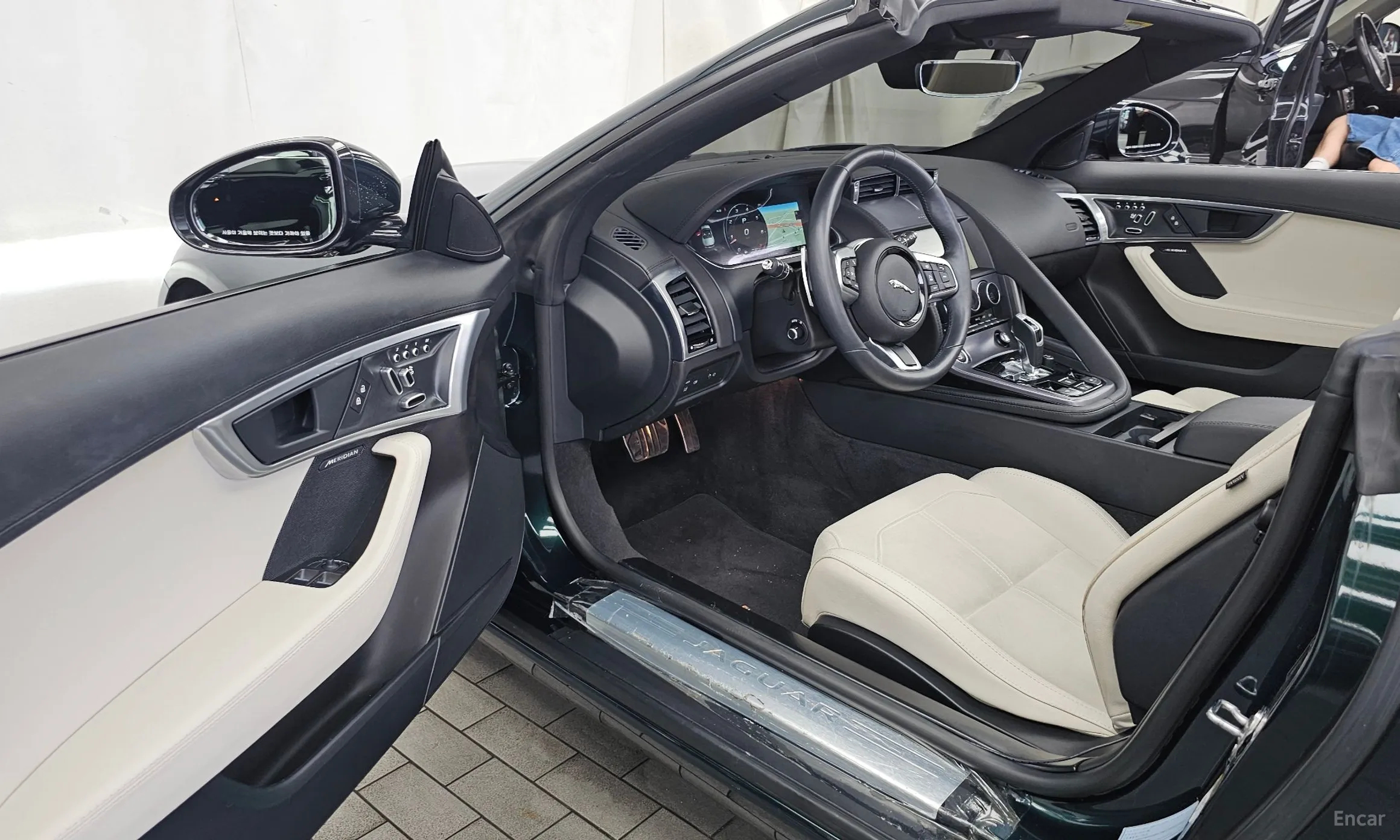 Jaguar F-TYPE превью 10